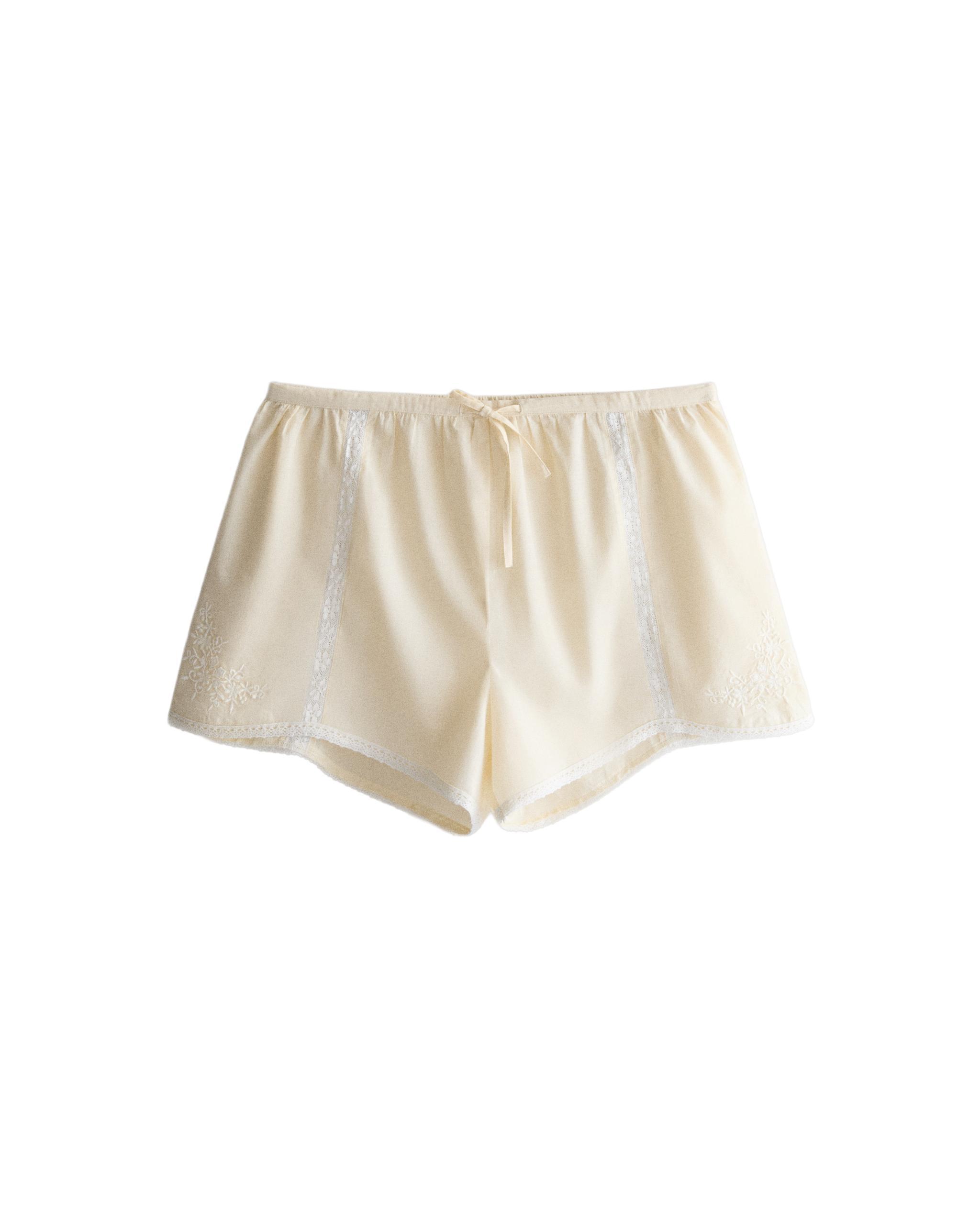 EMBROIDERED COTTON SHORTS WITH LACE product thumbnail 4