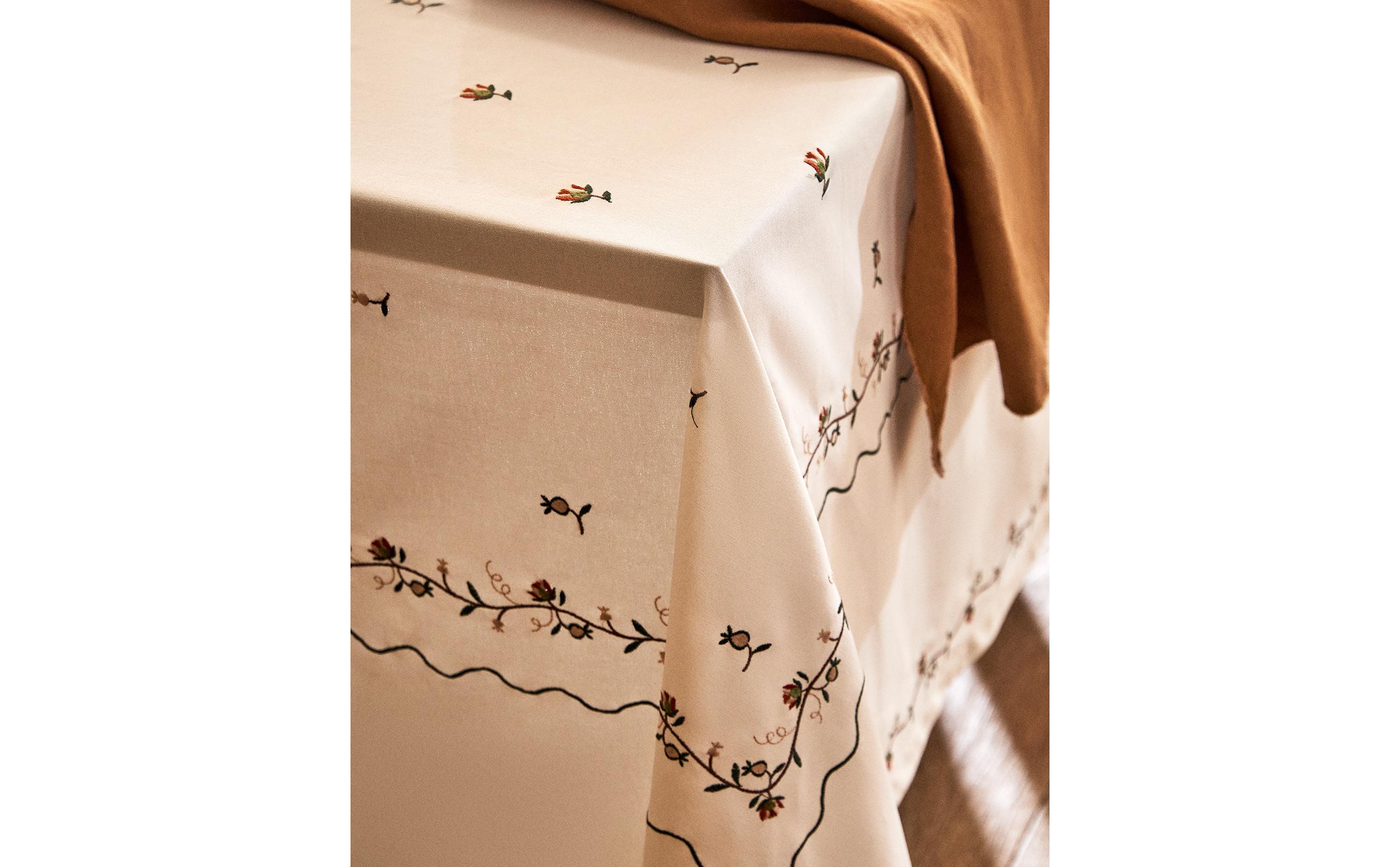 FLORAL EMBROIDERED TABLECLOTH