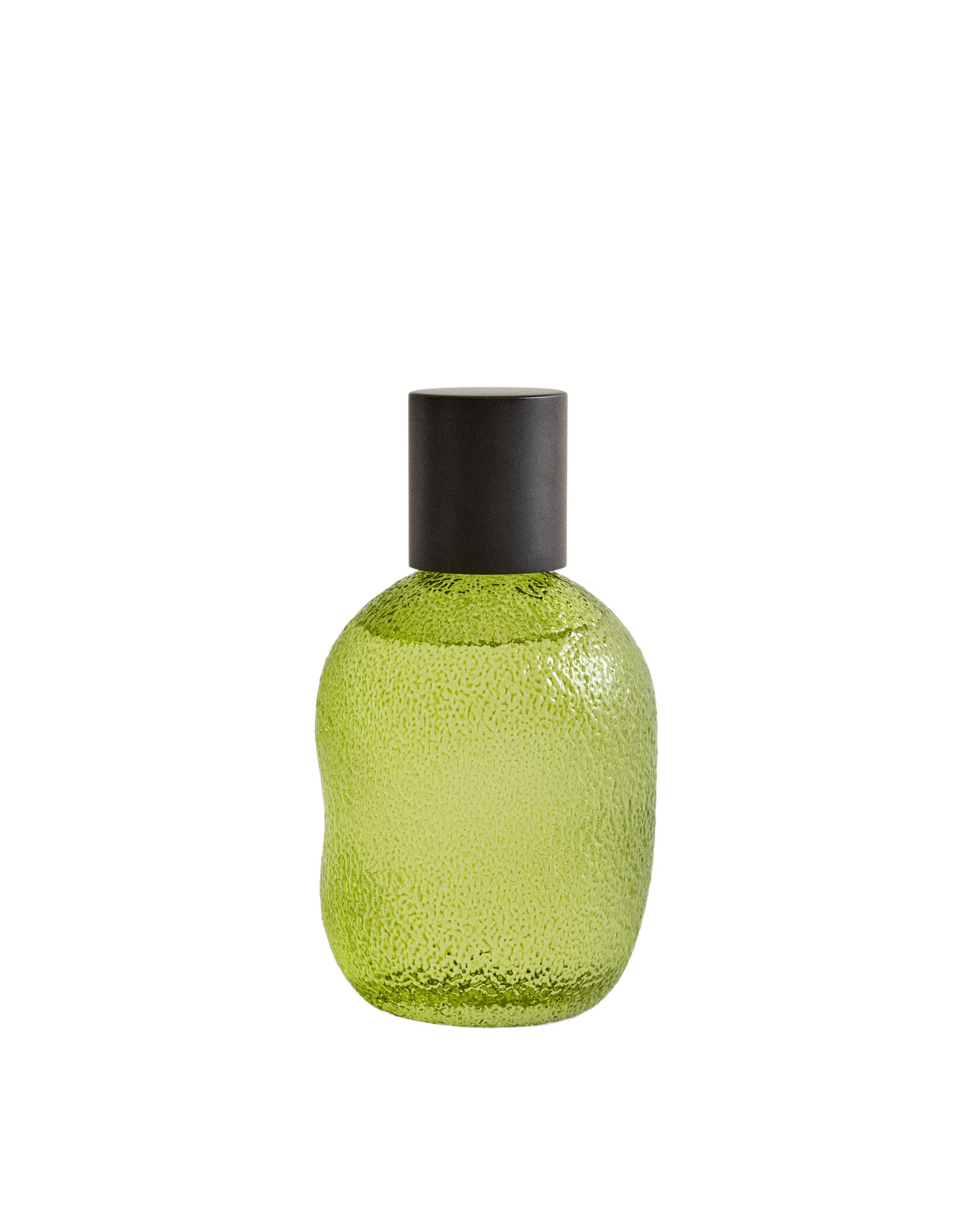 (190 ML) BERGAMOT & SANDALWOOD FABRIC FRESHENER SPRAY product thumbnail 5