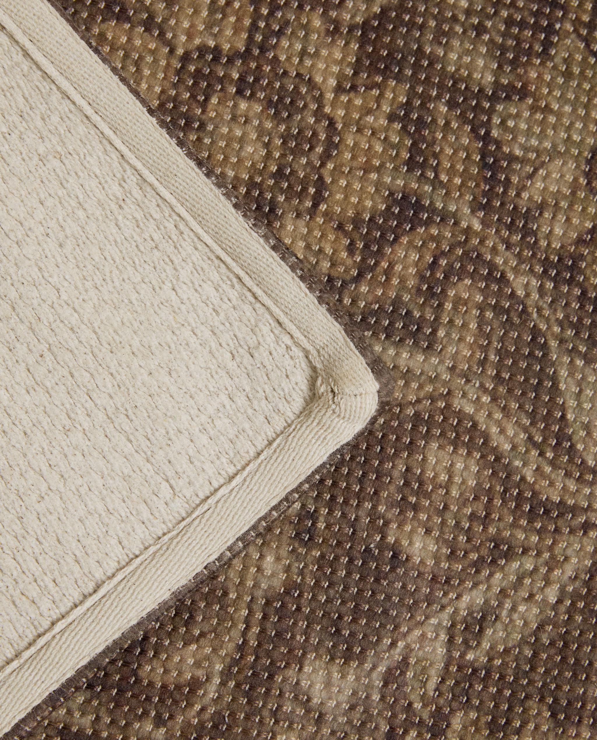 VINTAGE FLORAL RUG product thumbnail 3