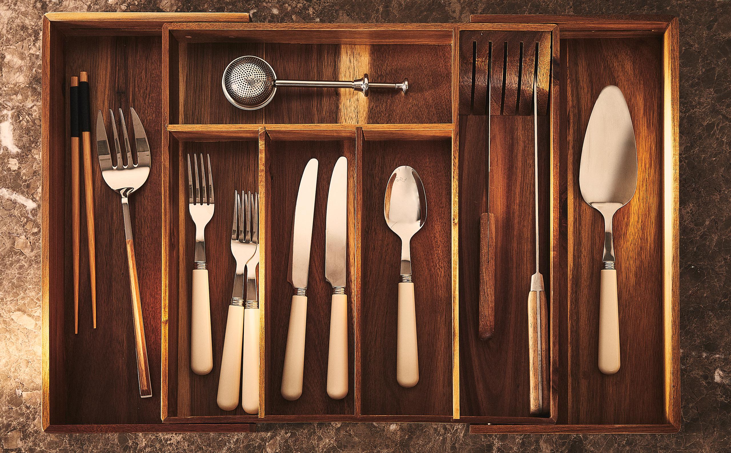 EXTENDIBLE WOODEN CUTLERY TRAY product thumbnail 13