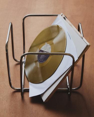 ОРГАНАЙЗЕР ЗА ВИНИЛНИ ПЛОЧИ ОТ НЕРЪЖДАЕМА СТОМАНА