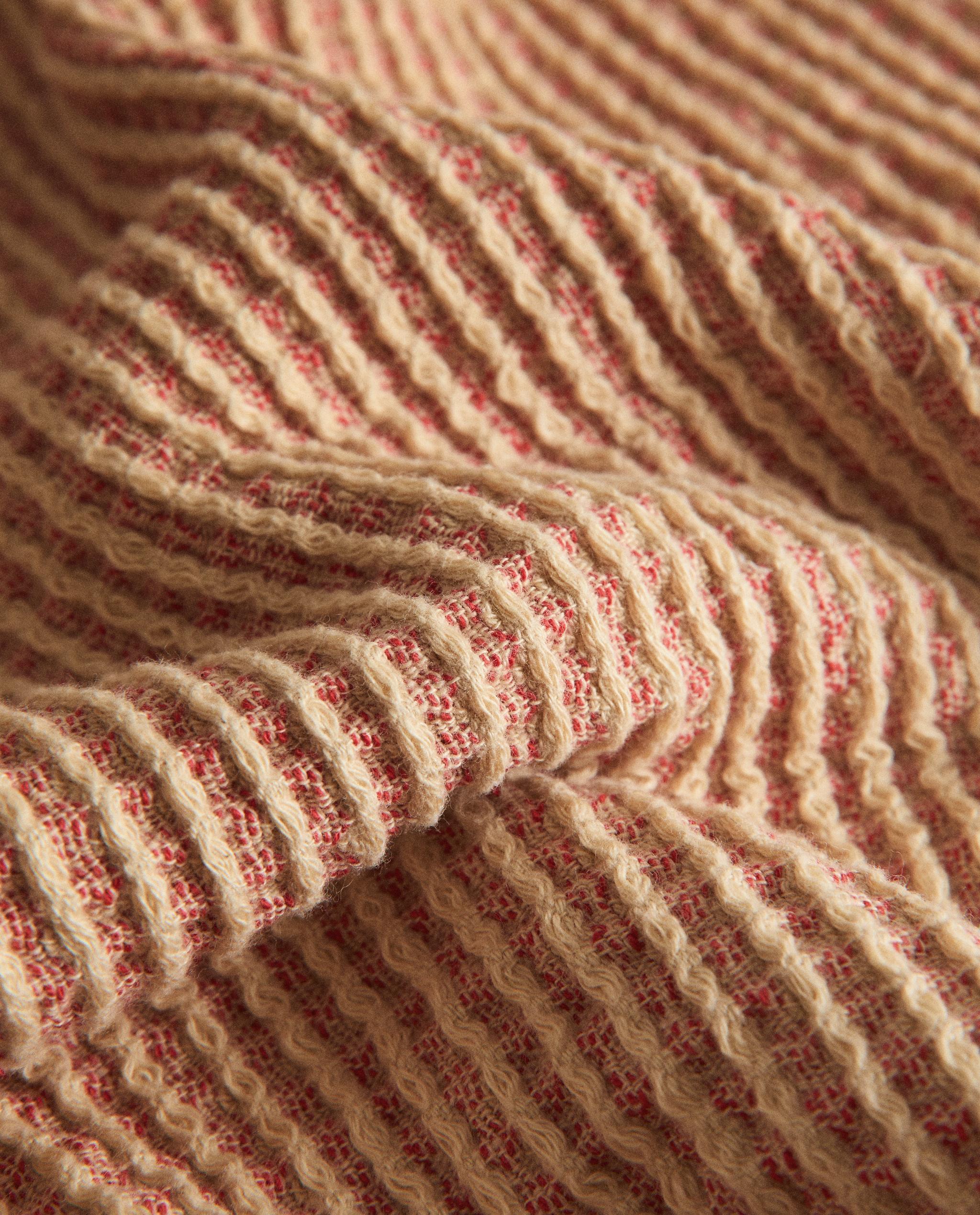 COLOURED WAFFLE-KNIT BATH TOWEL product thumbnail 4