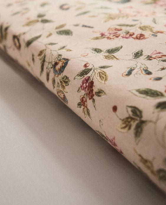 غلاف لحاف ساتان بأزهار (كثافة 300 خيط)