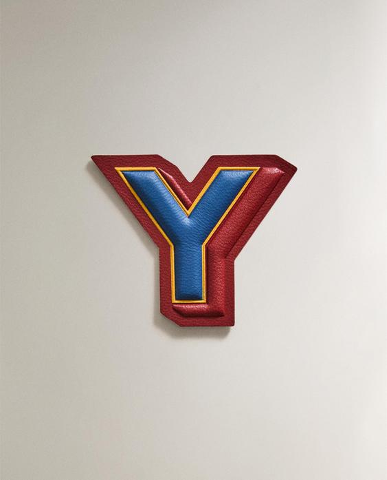 КОЖЕН ПЛАСТ С БУКВА „Y“