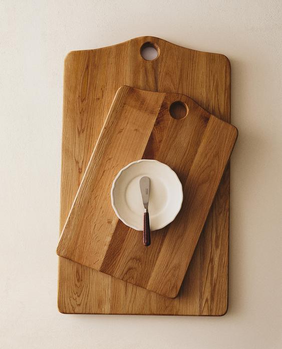 لوح تقطيع من خشب السنديان لوح تقطيع من خشب السنديان