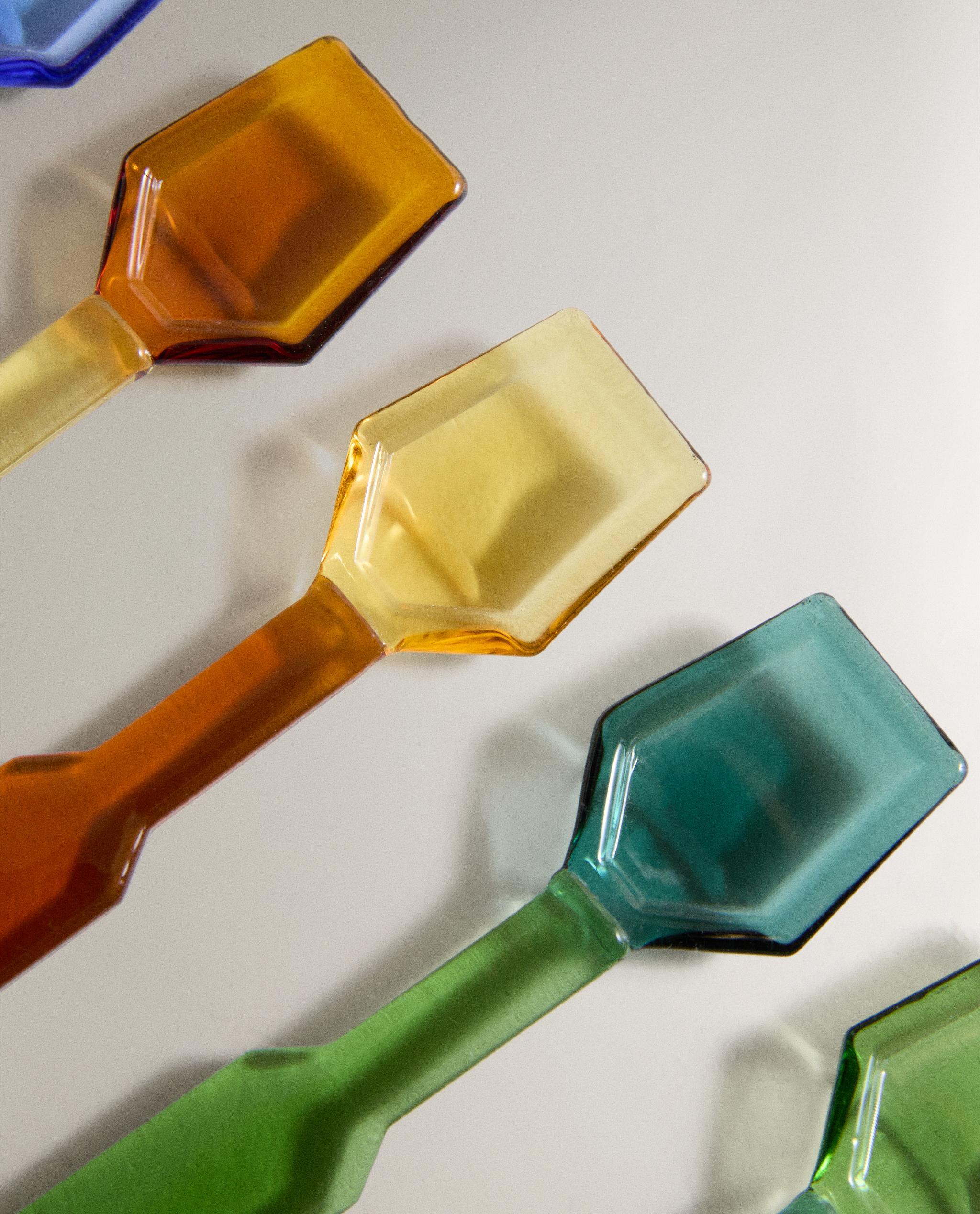 PACK OF COLOURED BOROSILICATE ICE CREAM DESSERT SPOONS (PACK OF 6) product thumbnail 6