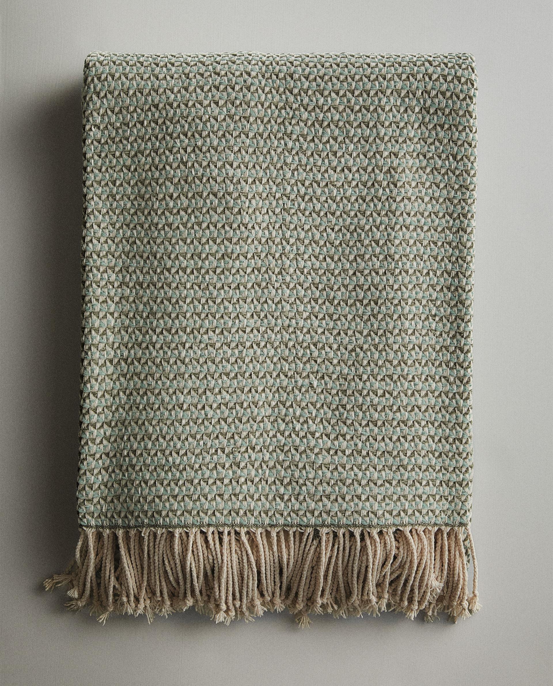 GEOMETRIC CHENILLE THROW GEOMETRIC CHENILLE THROW