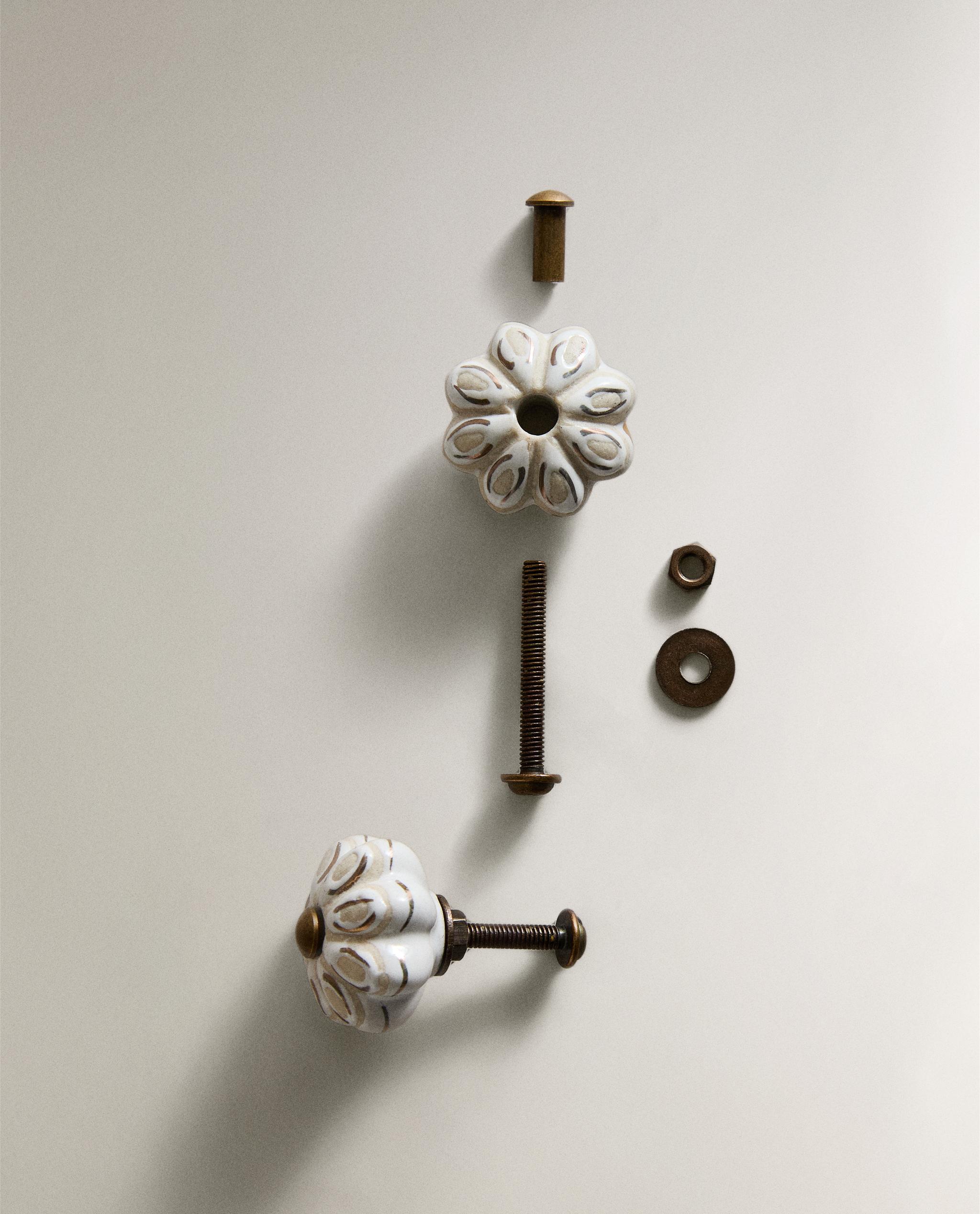 PACK OF CERAMIC FLOWER DOOR KNOBS (PACK OF 2) product thumbnail 5