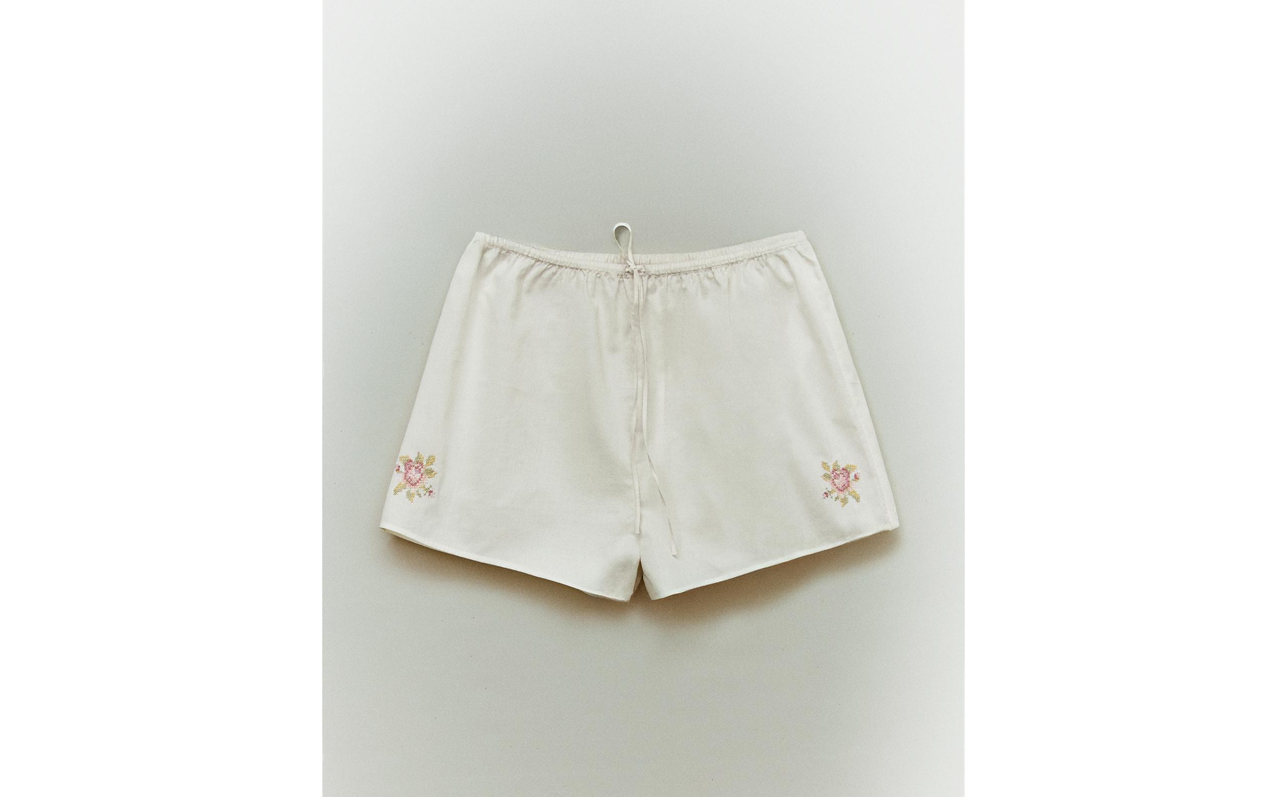 SHORTS WITH FLORAL EMBROIDERY product thumbnail 7