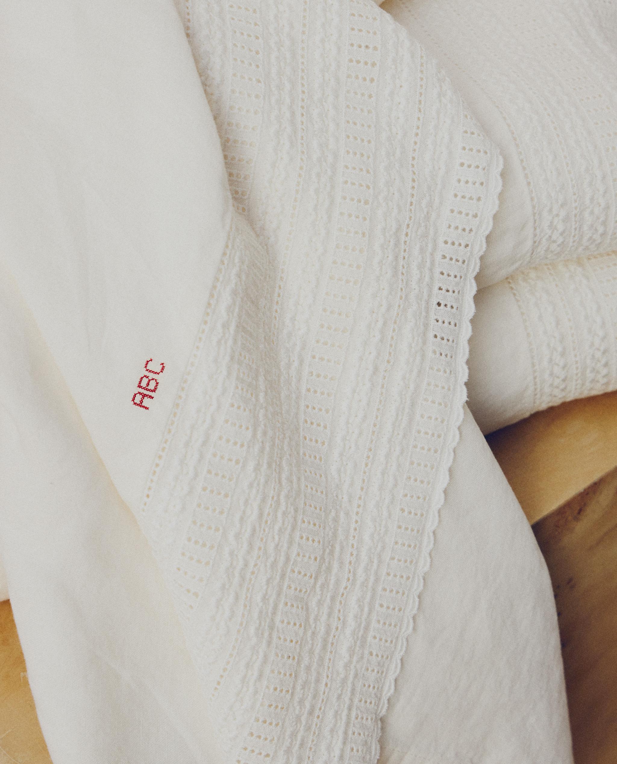 TOWEL WITH EMBROIDERED LINEN BORDER product thumbnail 14