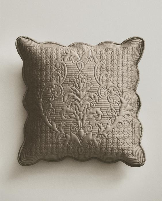 QUILTED CUSHION COVER WITH RAISED DESIGN
