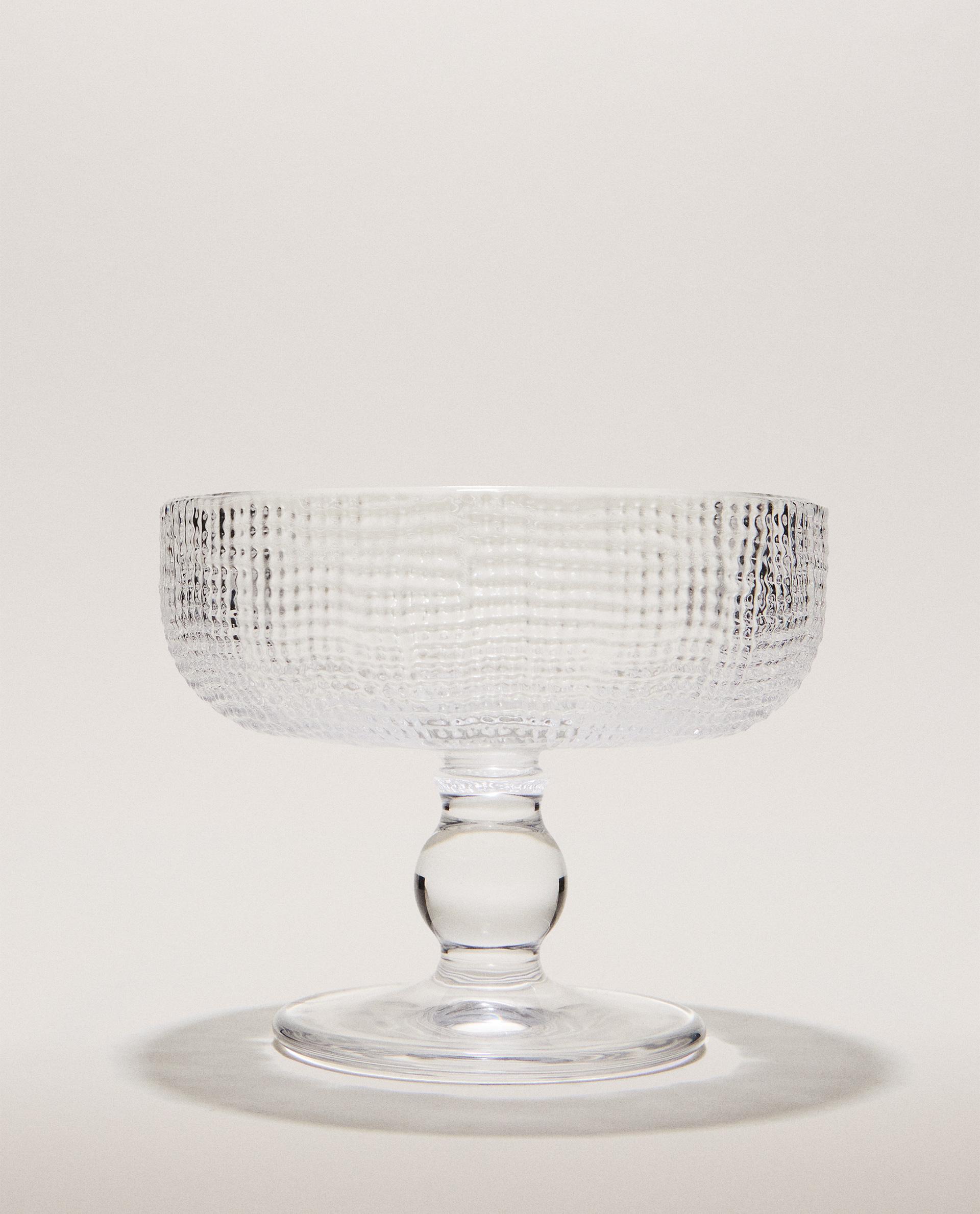 GLASS DESSERT CUP WITH RAISED DESIGN GLASS DESSERT CUP WITH RAISED DESIGN