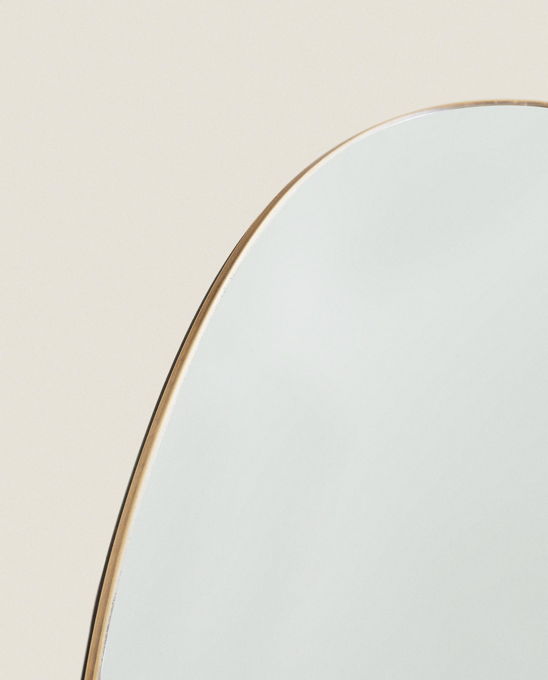 WALL MIRROR WITH ROUND FRAME