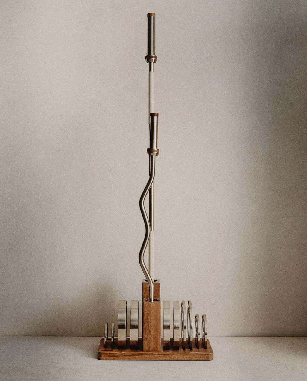 SOPORTE DE MADERA CON PESAS Y BARRAS