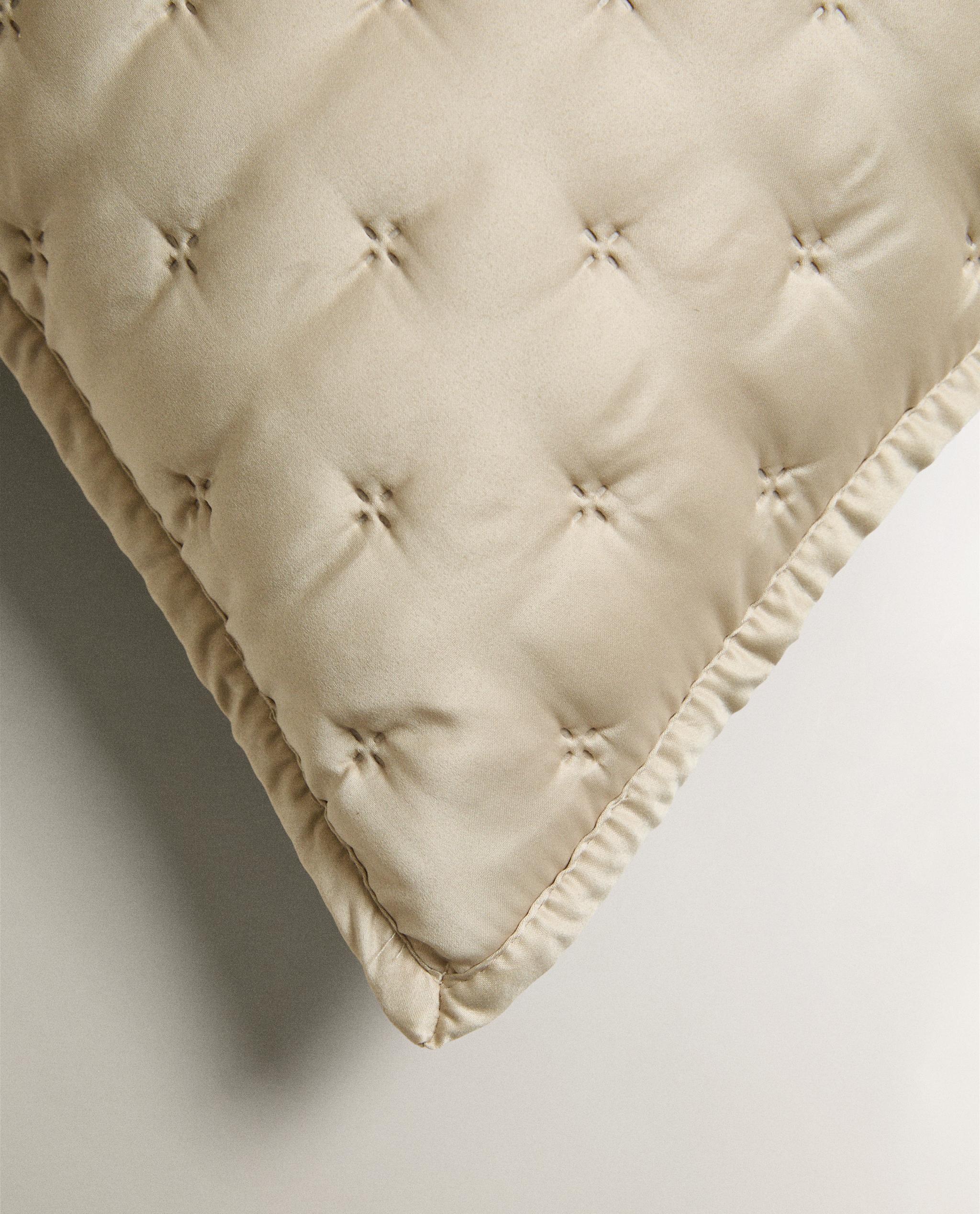 PLAIN QUILTED CUSHION COVER WITH KNOTS product thumbnail 9