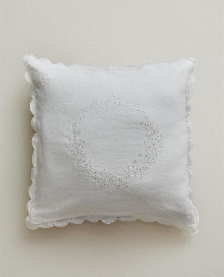 LINEN CUSHION WITH OPENWORK EDGE