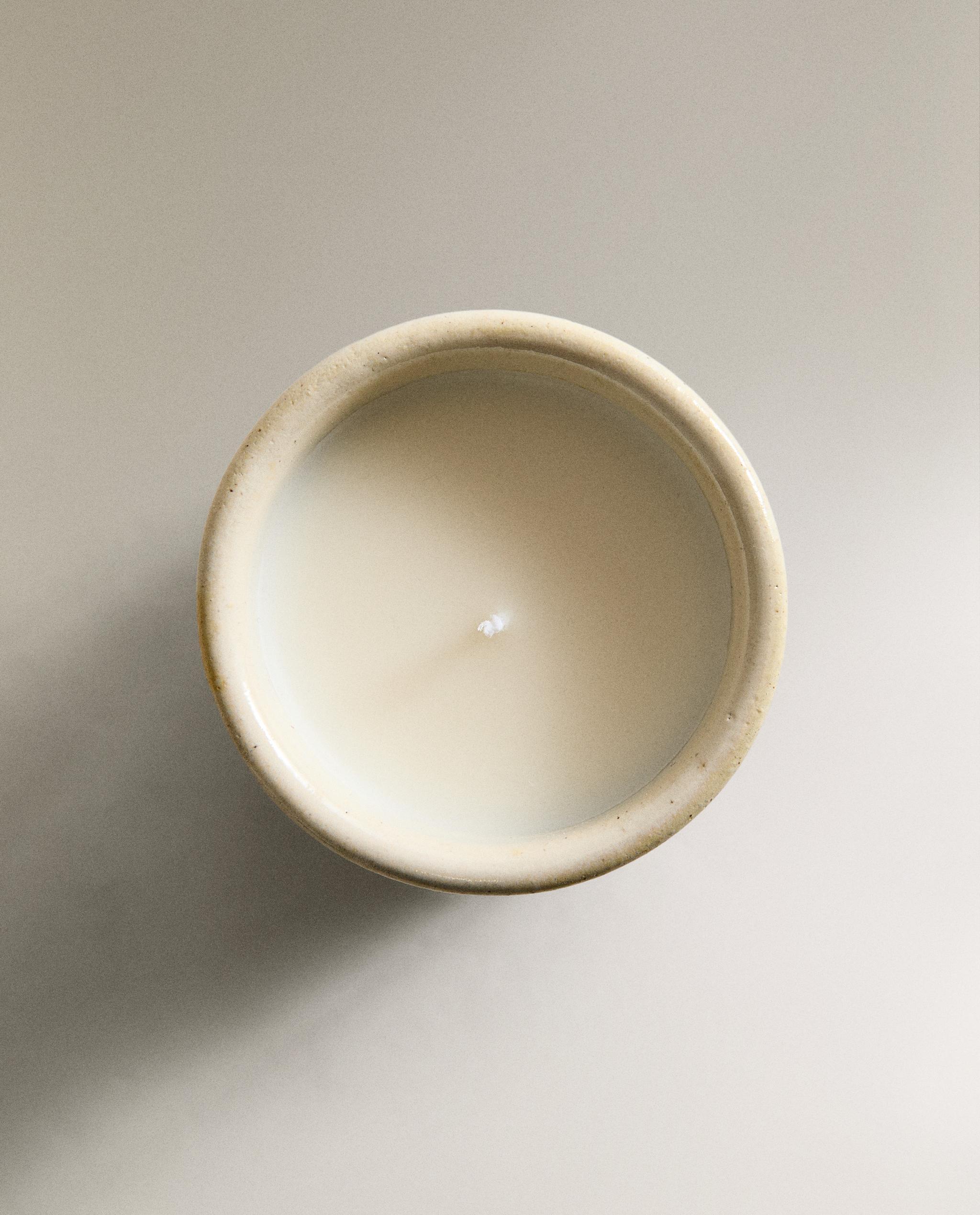 (125 G) SALTY BUTTER CROISSANT SCENTED CANDLE product thumbnail 5