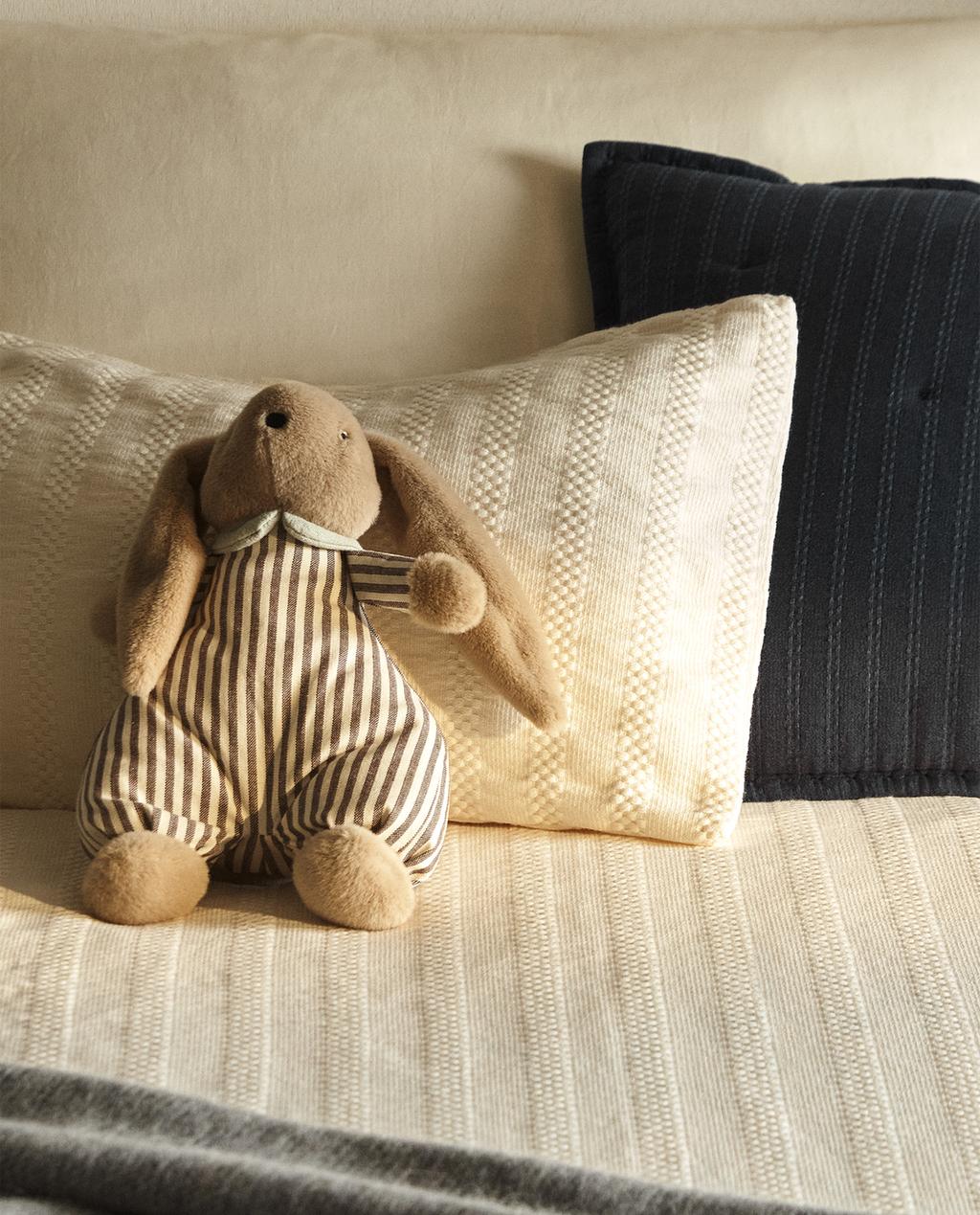 KIDS’ STRIPED TEXTURED BEDSPREAD