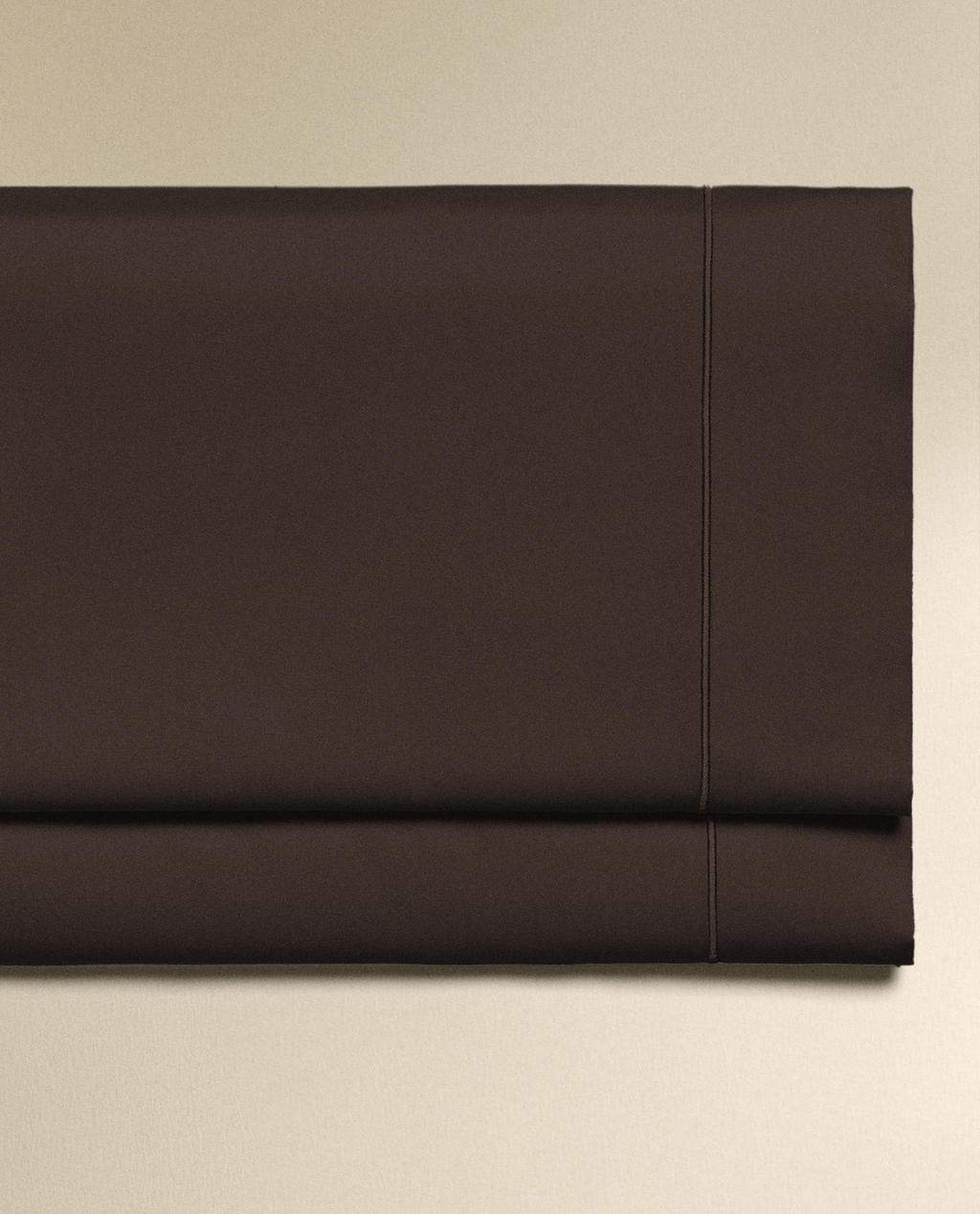 شرشف علوي ساتان بشريط حافة (كثافة 300 خيط)