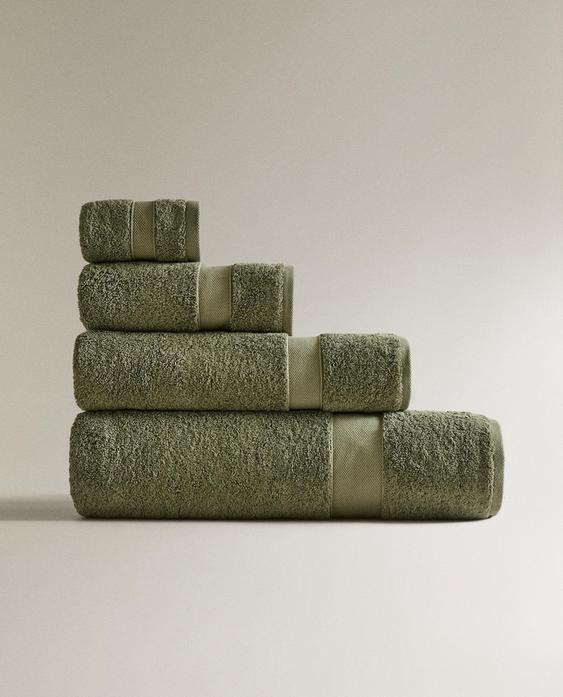 PREMIUM COTTON BATH TOWEL (600 GXM²) PREMIUM COTTON BATH TOWEL (600 GXM²)