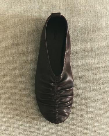 LEREN BALLERINA'S MET PLOOI