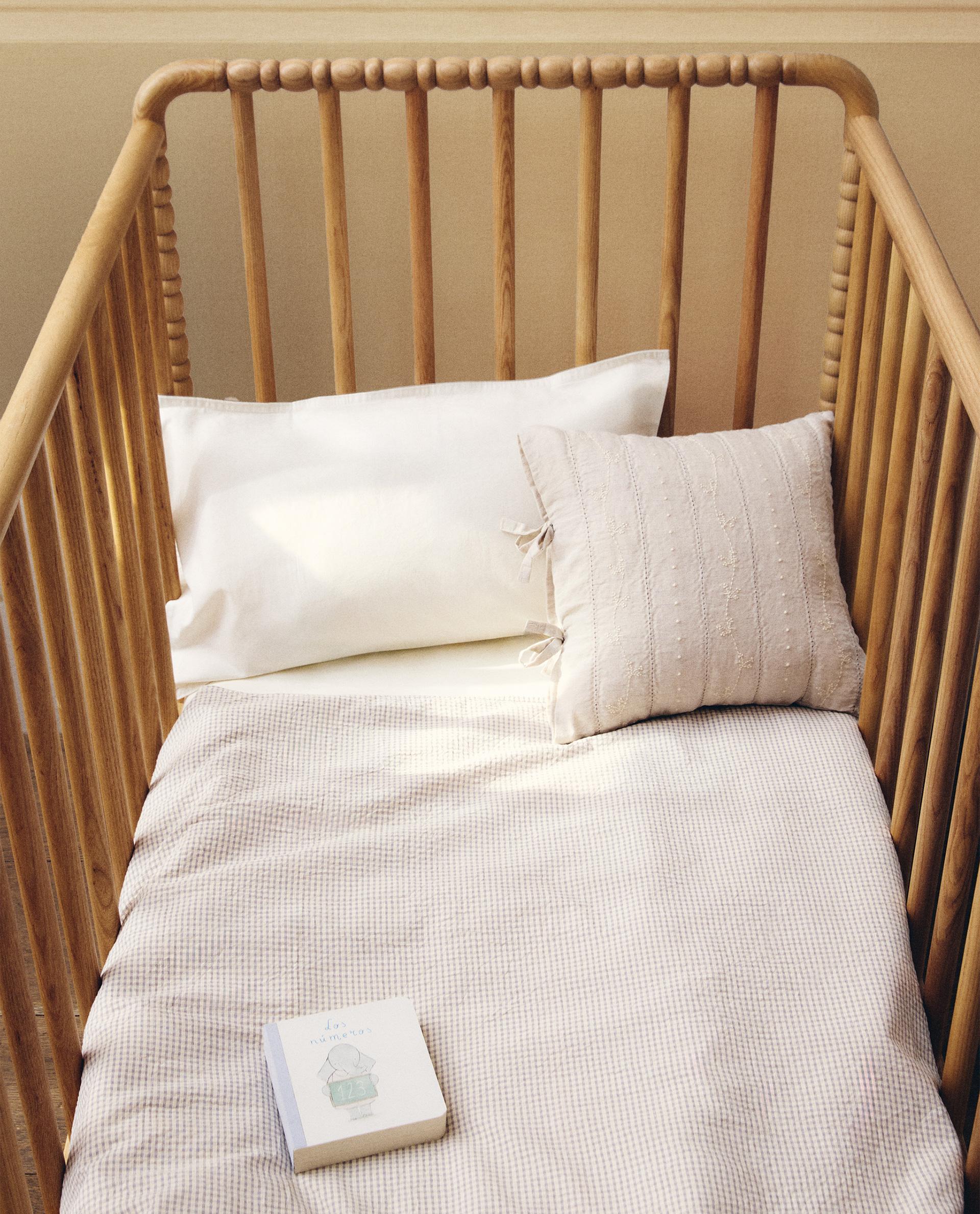 （demekosan専用）【ZARA HOMME】白の天蓋付きベビーベッド demekosan専用）【ZARA HOMME】白の天蓋付きベビーベッド