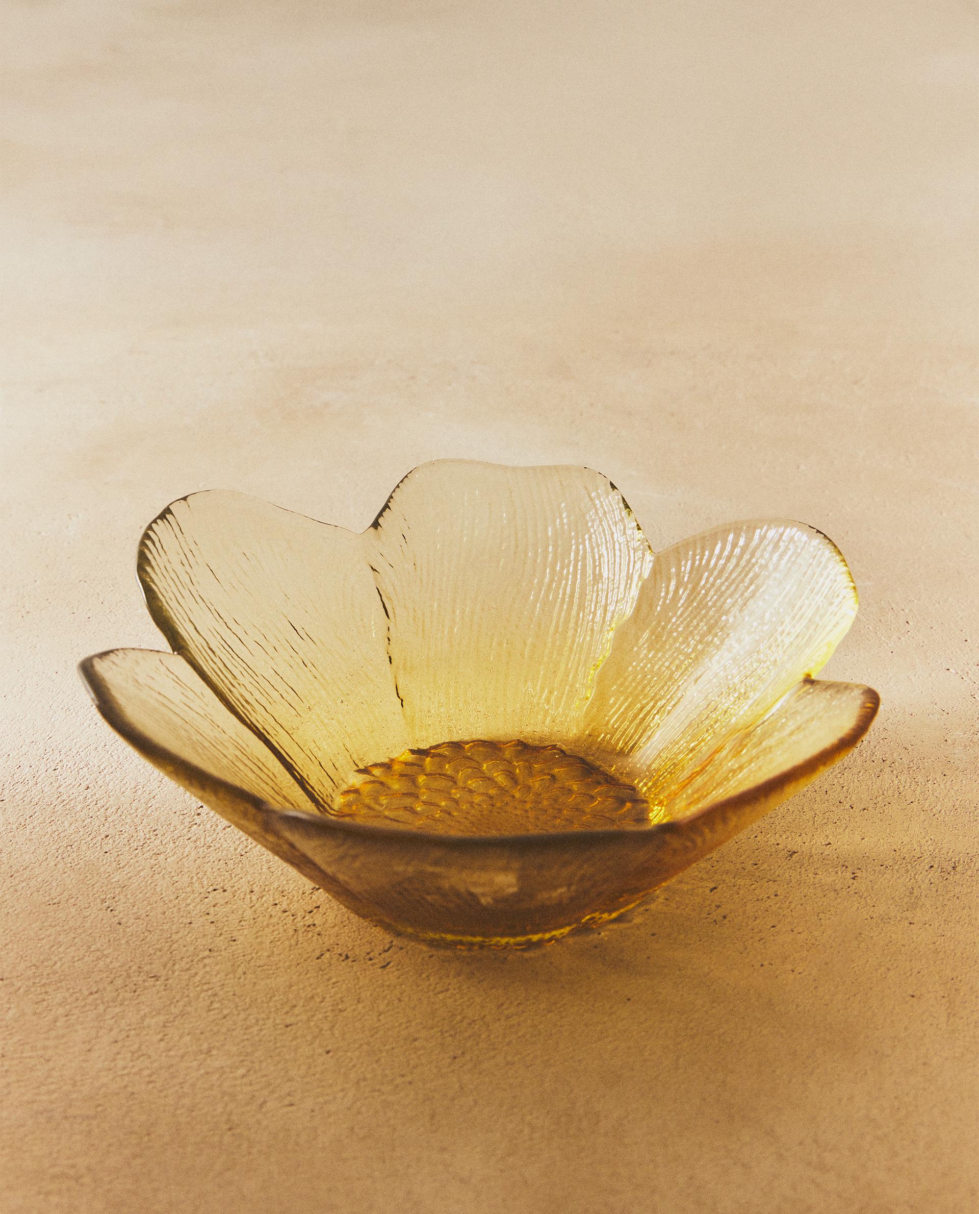 赤いガラス ボウル 花びらデザイン フラワーレリーフ ガラス ボウル | Zara Home 日本/Japan