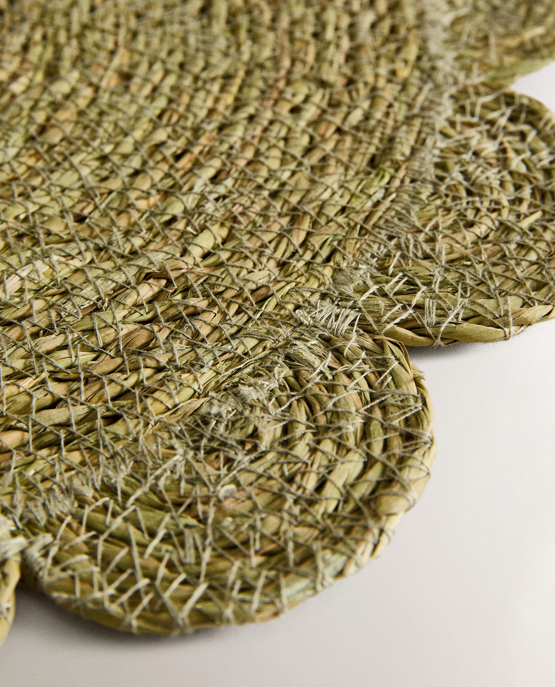 FLOWER RATTAN PLACEMAT product thumbnail 6