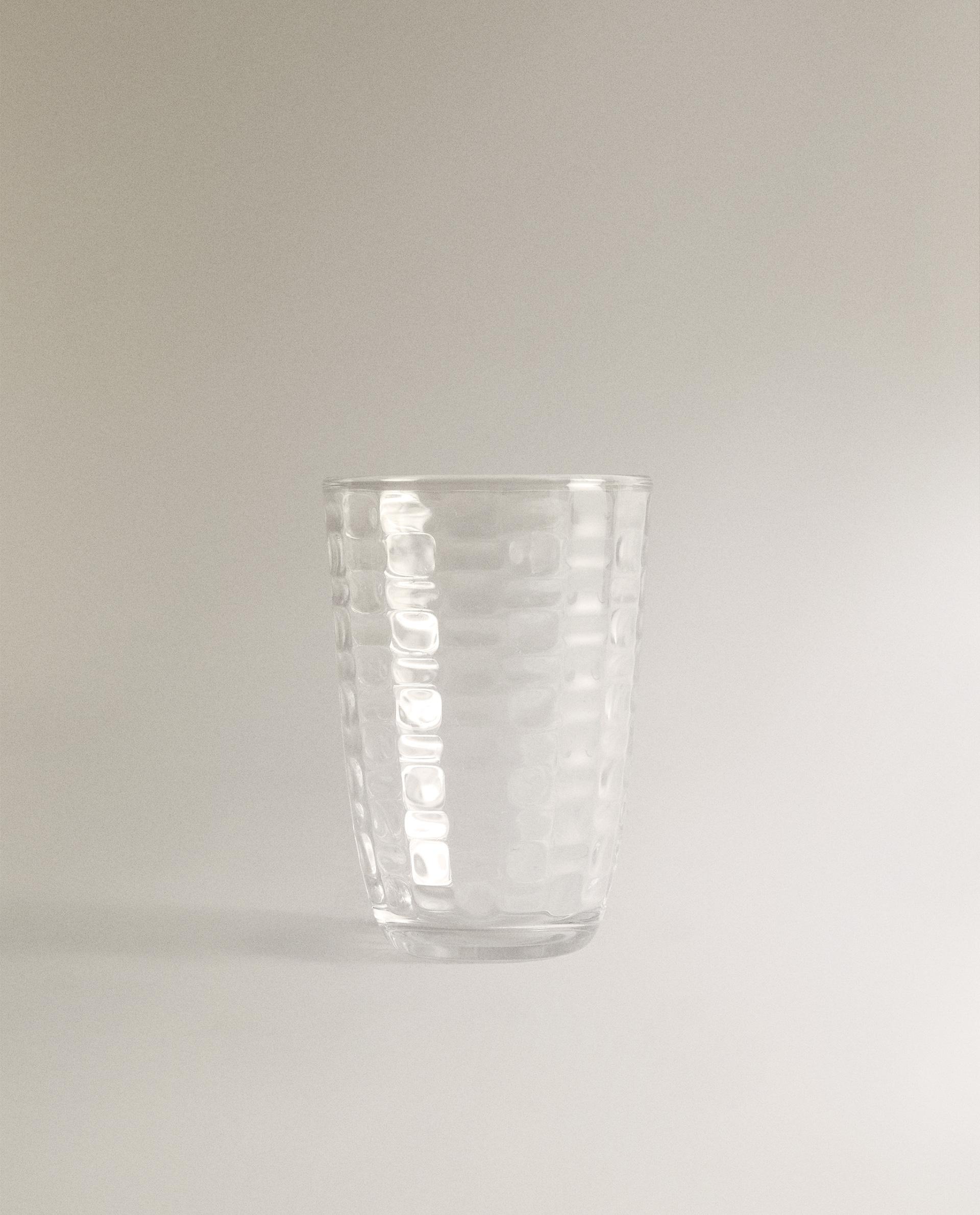 RAISED SQUARE-EFFECT TUMBLER