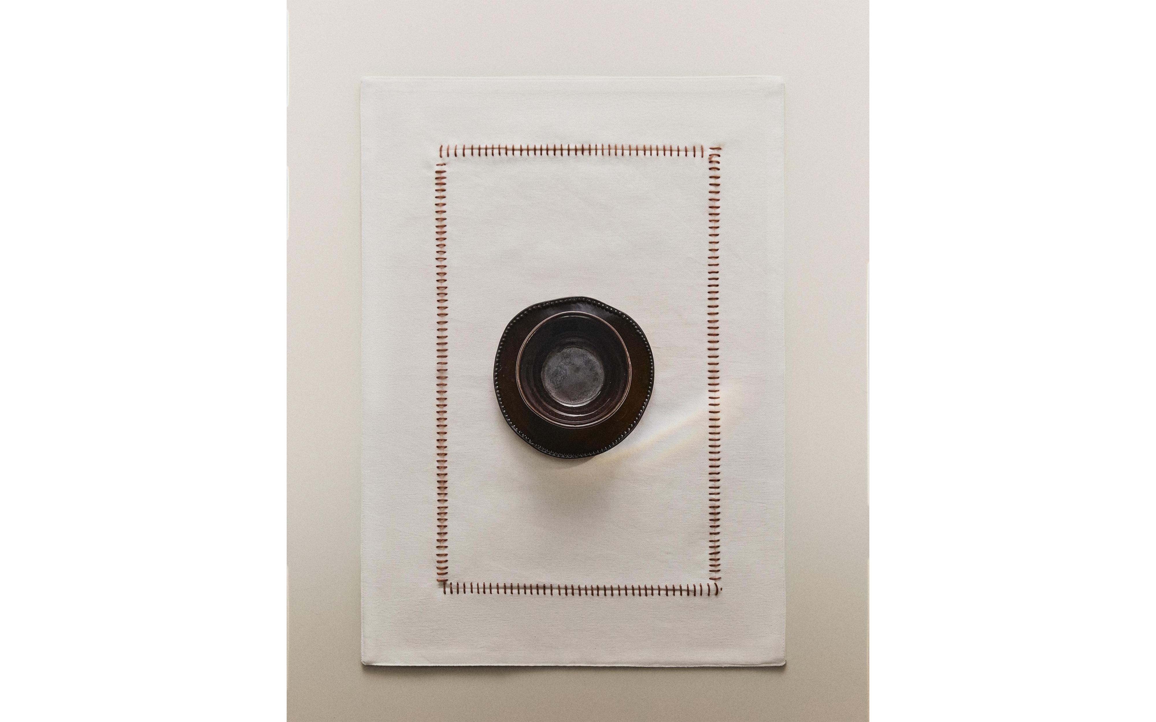 PLACEMAT WITH CONTRAST TOPSTITCHING product thumbnail 9