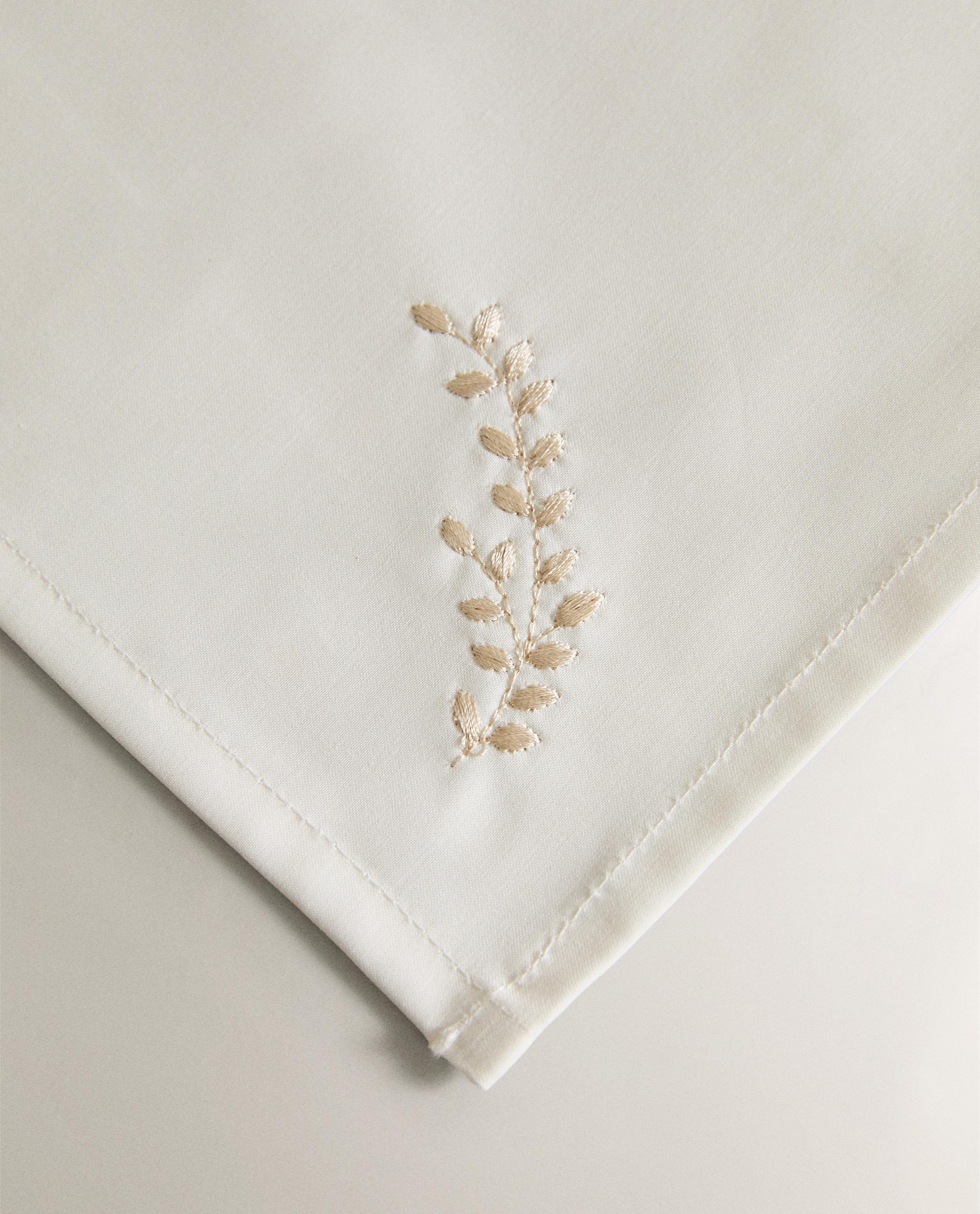 PACK OF PLANT EMBROIDERY NAPKINS (PACK OF 2) product thumbnail 16