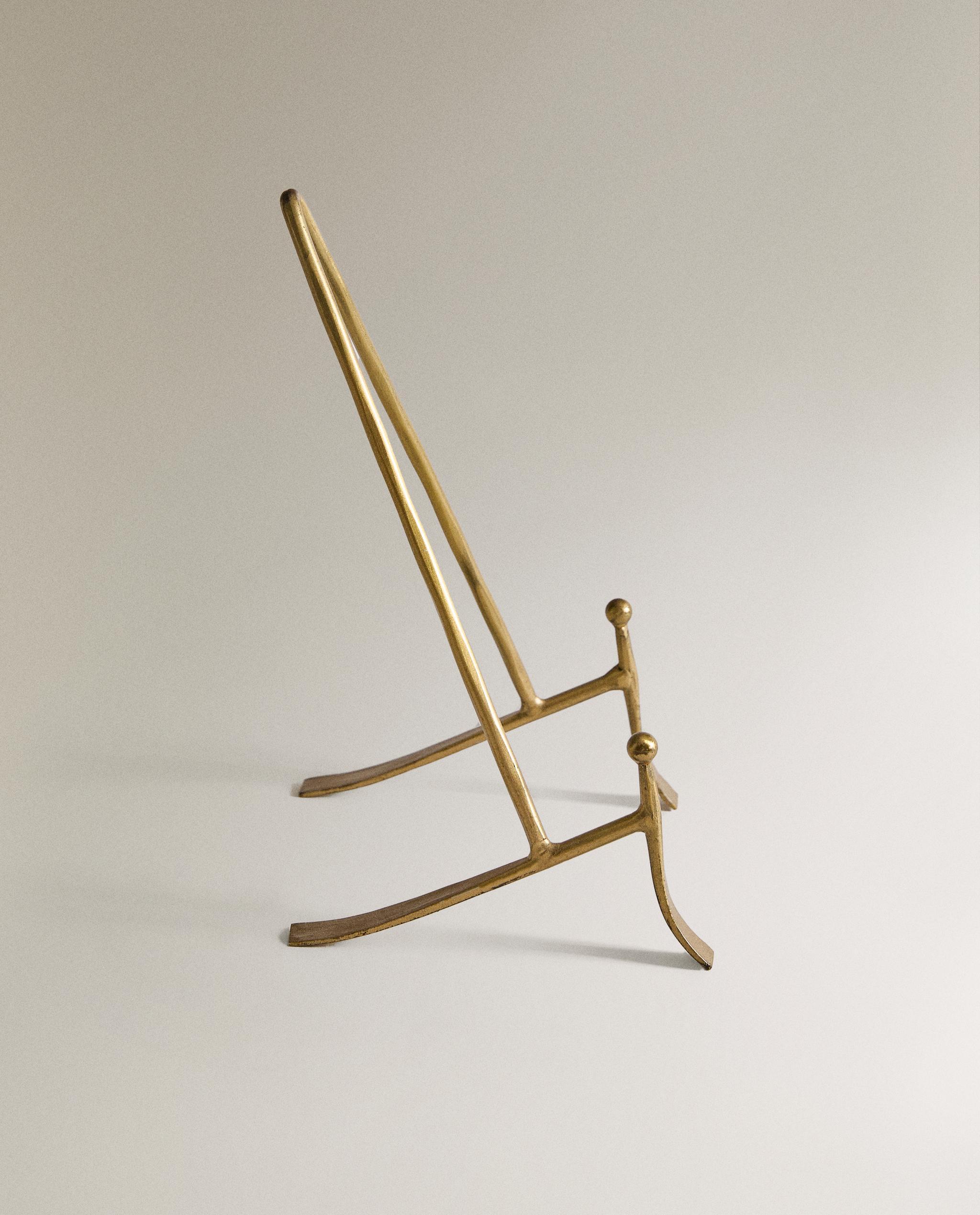GOLDEN METAL DISPLAY STAND product thumbnail 7