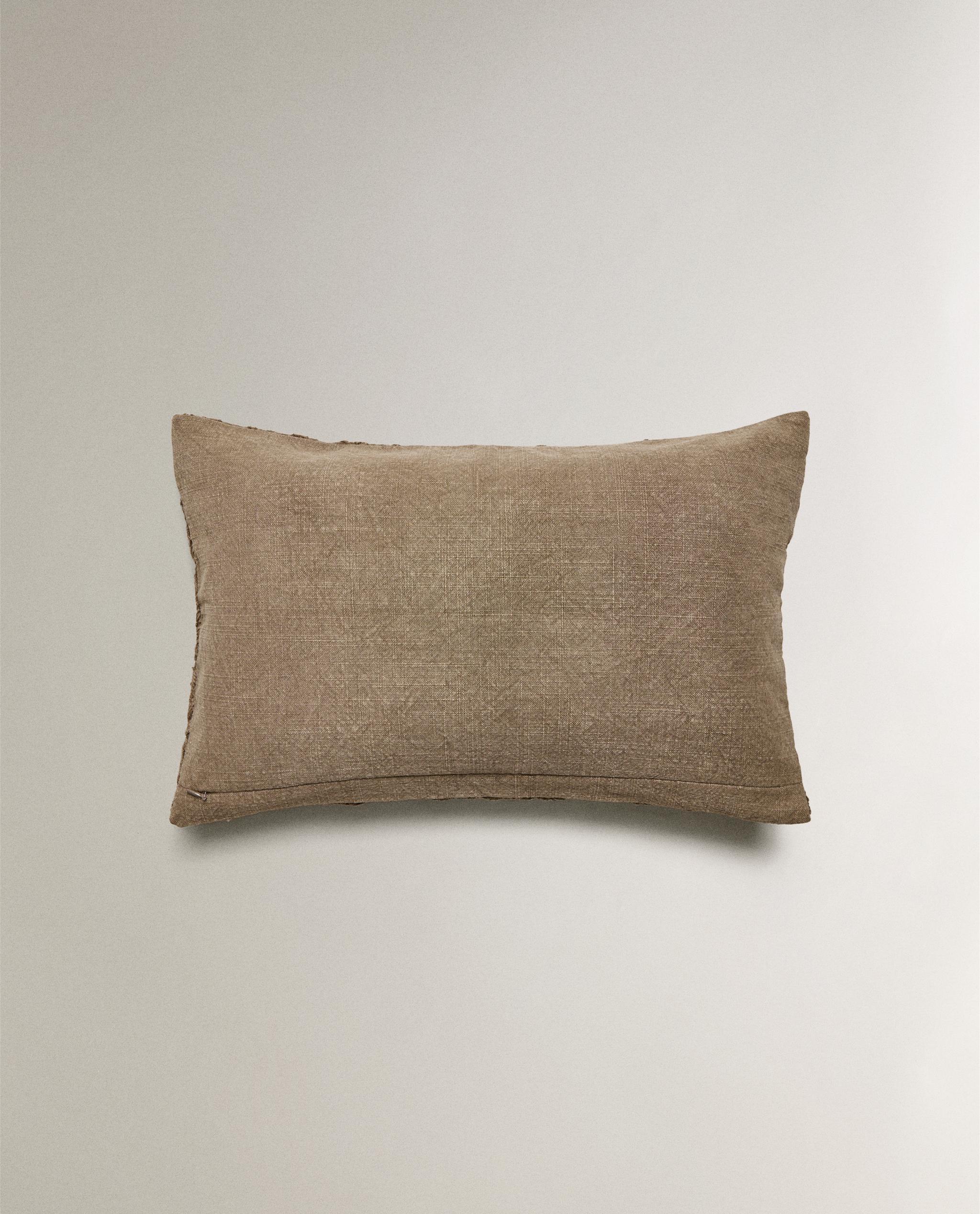 ソファとリビングルームの装飾クッション | Zara Home 日本/Japan