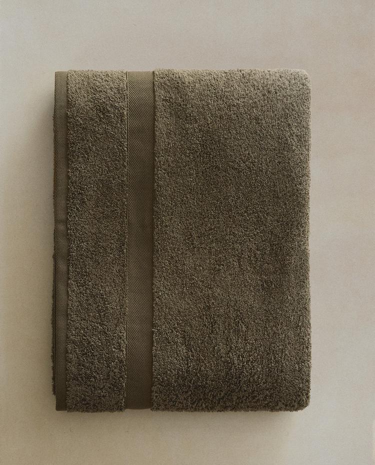 TOALLA BAÑO ALGODÓN PREMIUM (600 GXM²)