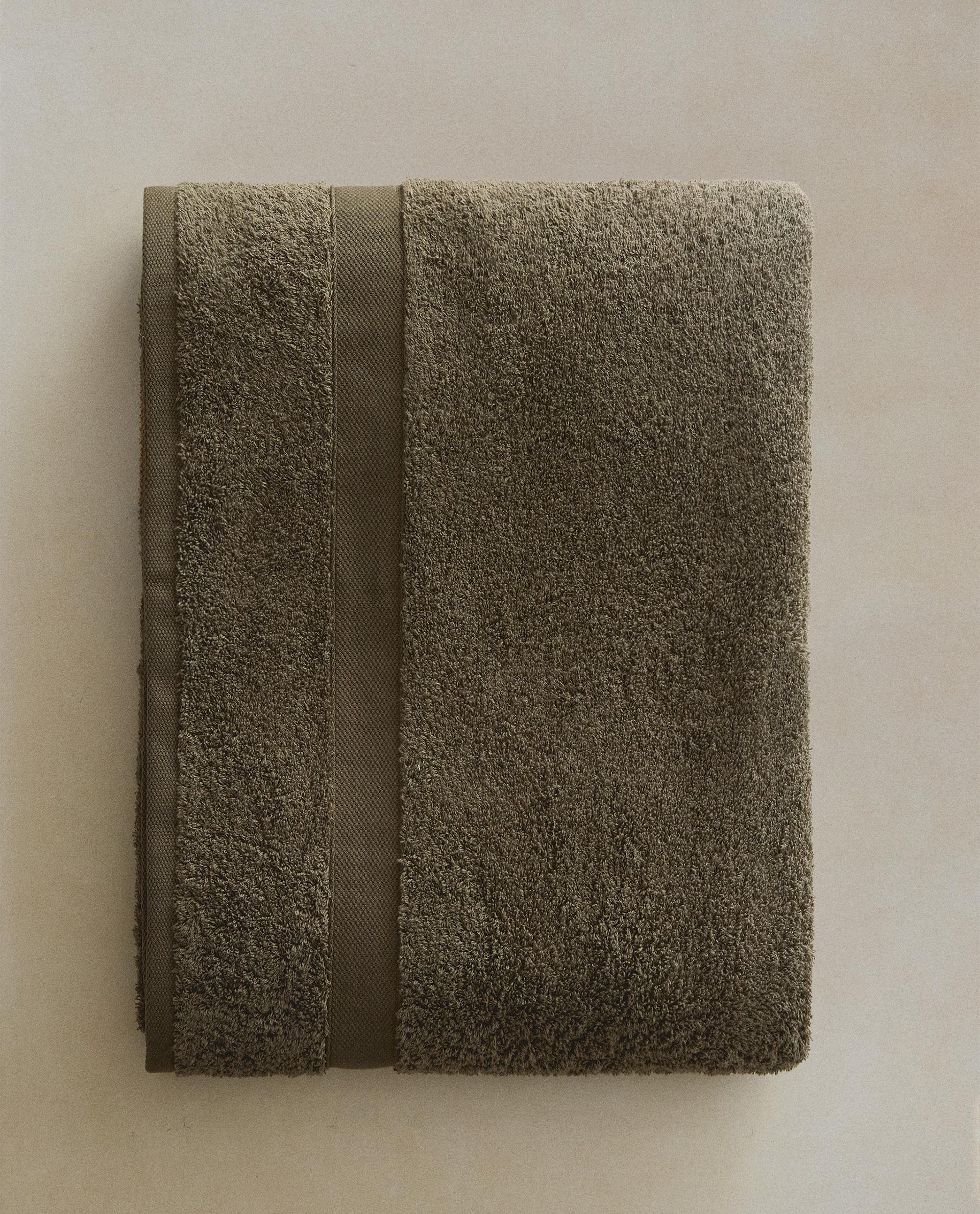 TOALLA BAÑO ALGODÓN PREMIUM (600 GXM²)