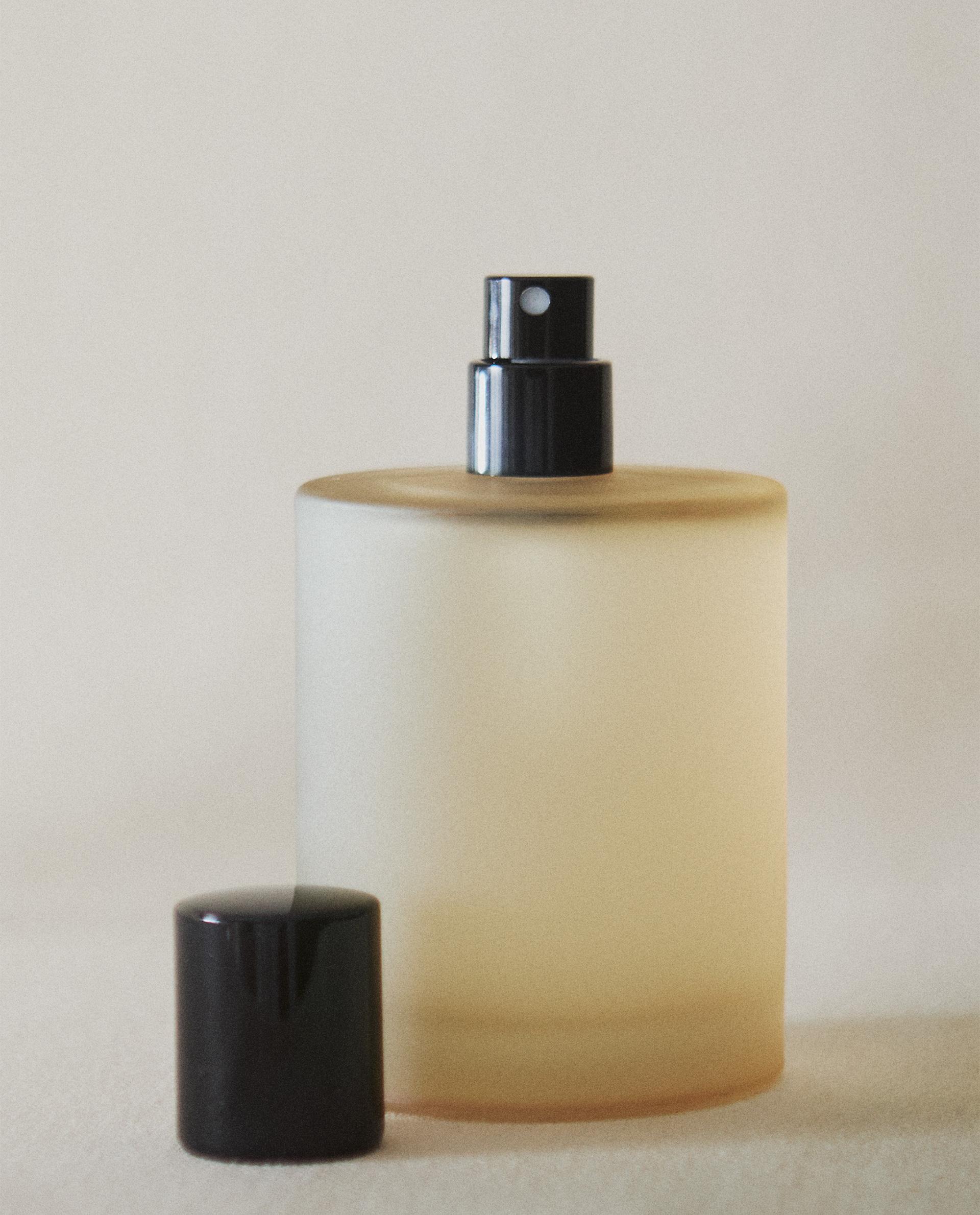 (100 ML) PARFUM D'AMBIANCE TEXTILE SPRAY ORCHIDÉE LUMIÈRE (100 ML) PARFUM D'AMBIANCE TEXTILE SPRAY ORCHIDÉE LUMIÈRE