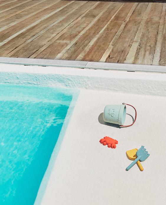 دلو لعبة للأطفال وطقم إكسسوارات