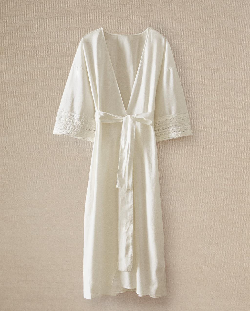 LACE DRESSING GOWN