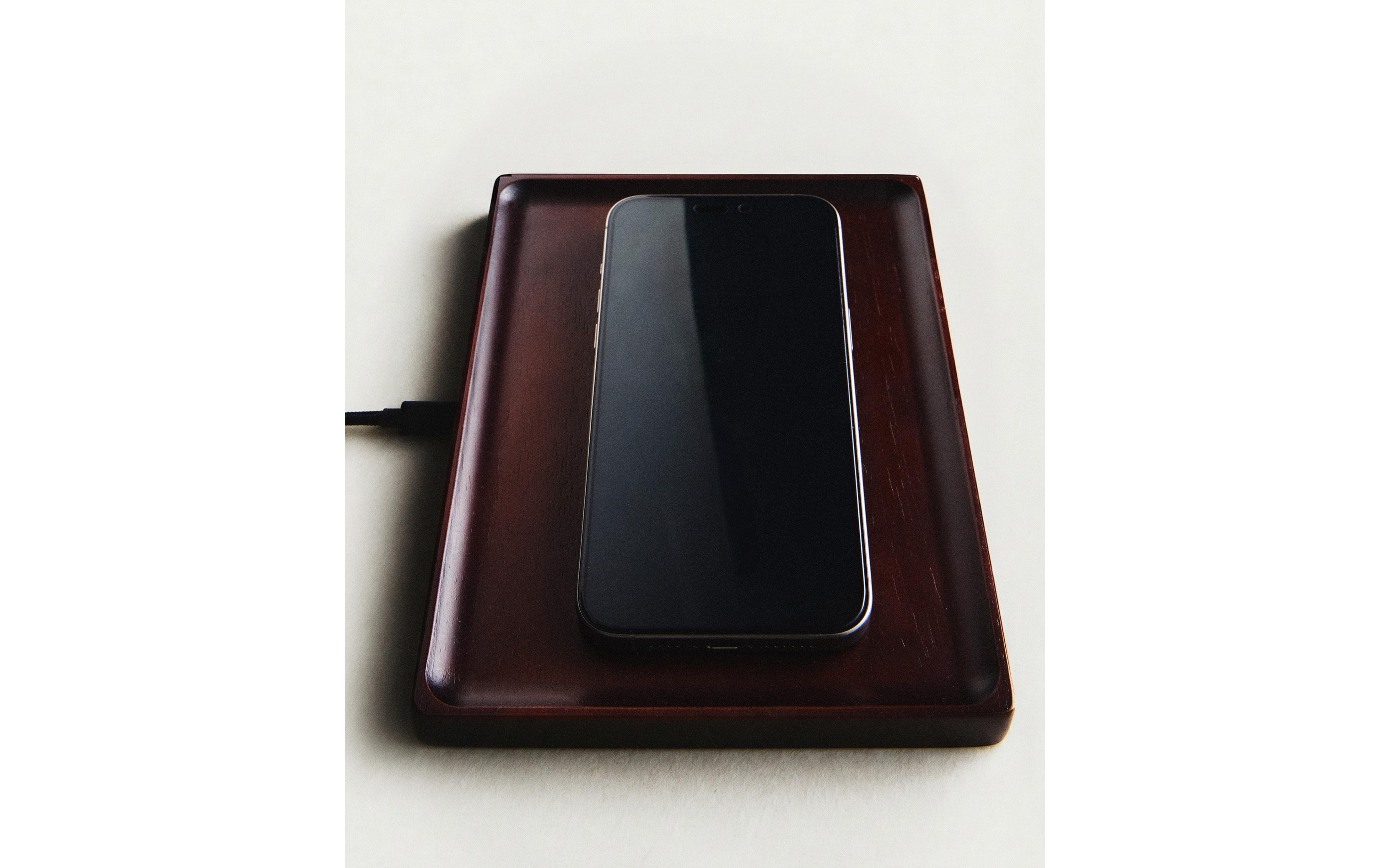 MOBILE PHONE CHARGER WOODEN TRAY product thumbnail 7