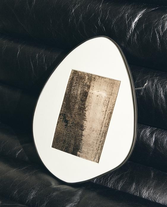 PORTA-RETRATO DE FORMA IRREGULAR