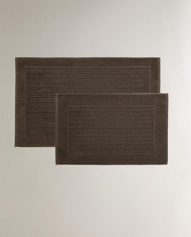 VELOUR BATH MAT WITH STRIPED TEXTURE VELOUR BATH MAT WITH STRIPED TEXTURE