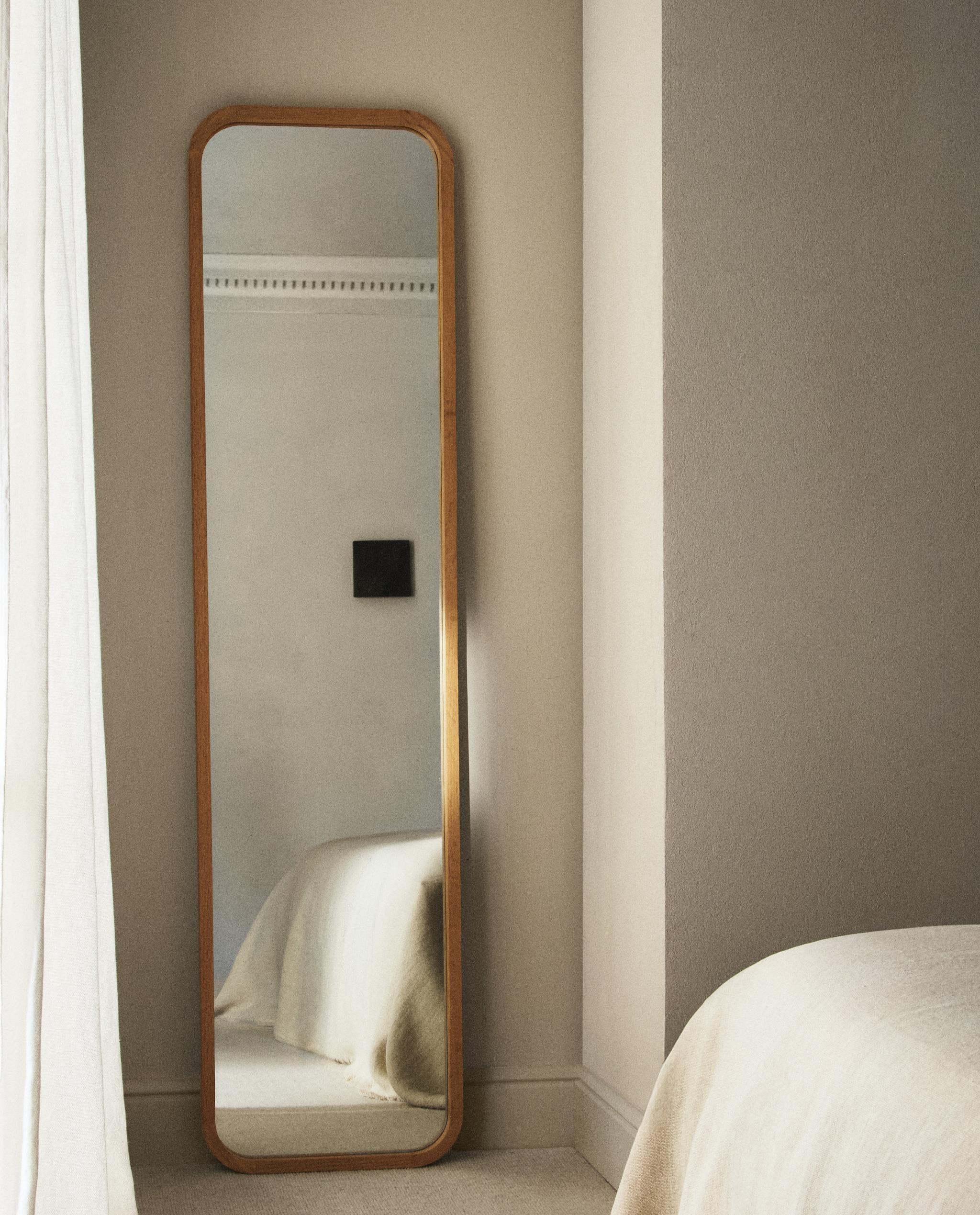 ご自宅にぴったりの装飾ミラー | Zara Home 日本/Japan