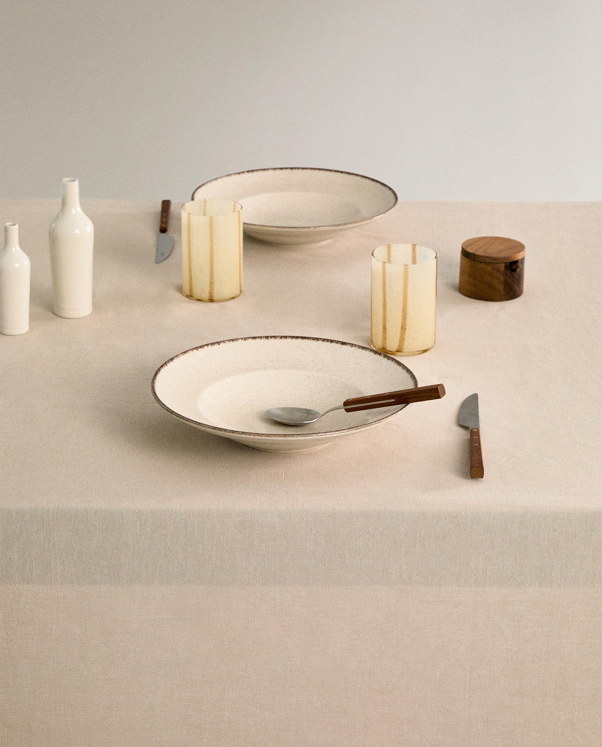 PLAIN SCALLOPED TABLECLOTH product thumbnail 17