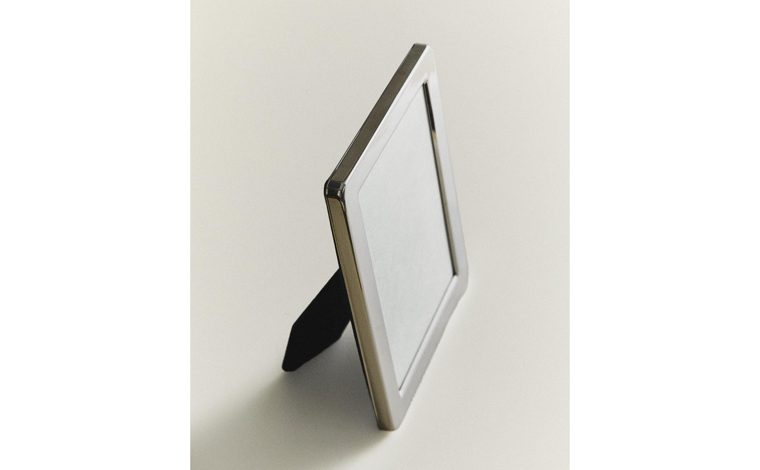 METAL PHOTO FRAME WITH ROUNDED CORNERS product thumbnail 10