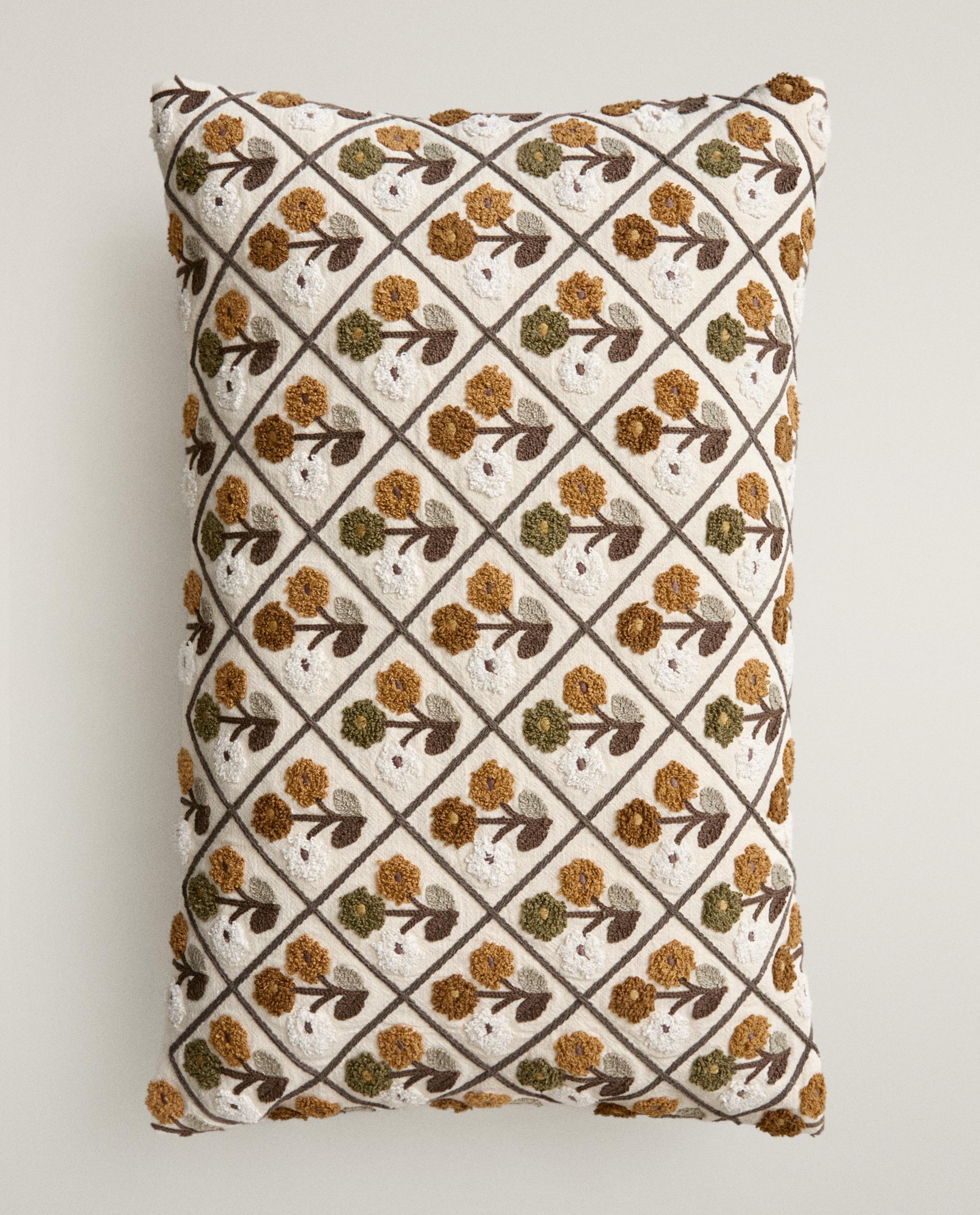 TUFTING CUSHION COVER product thumbnail 7