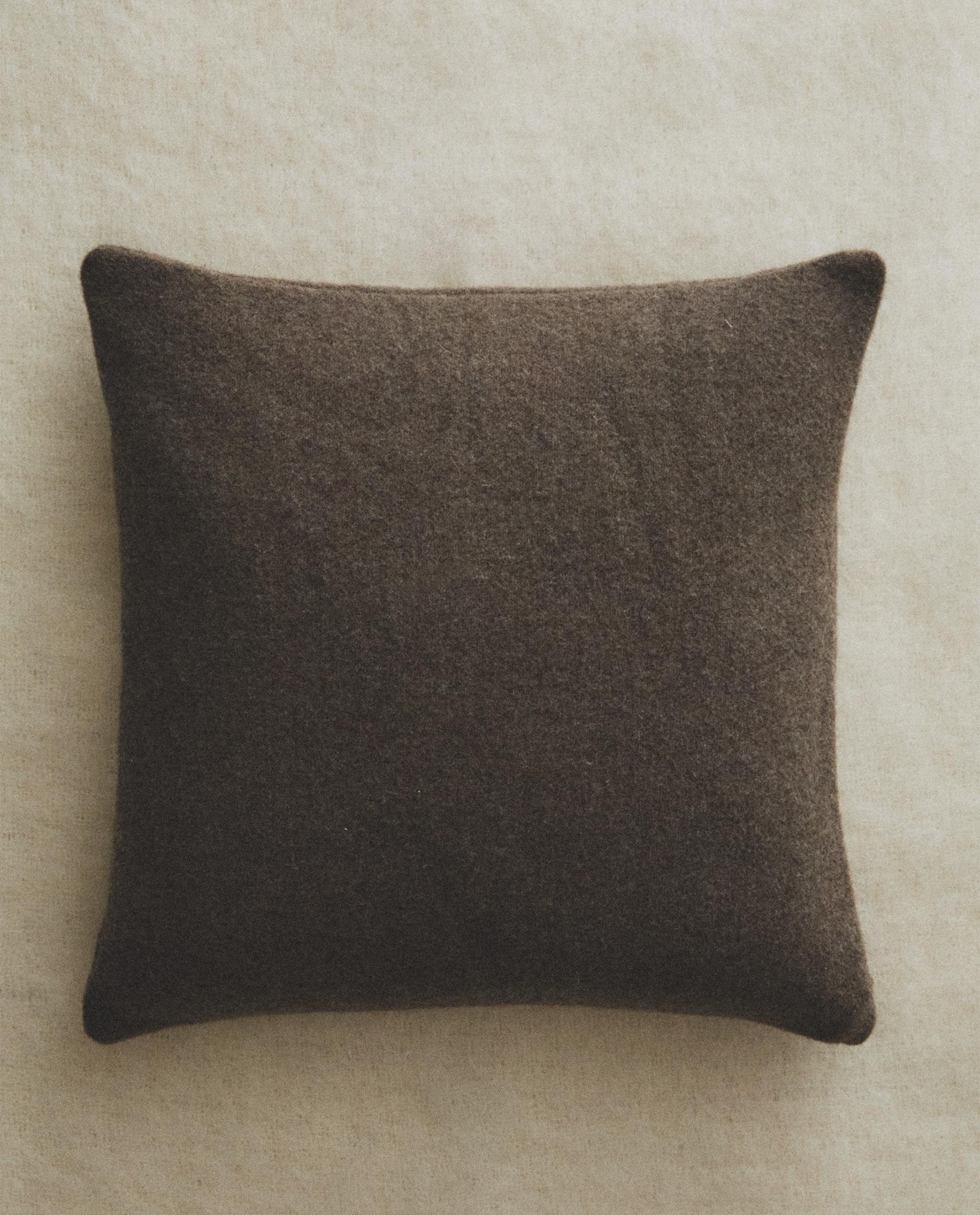 フェイクファー クッションカバー | Zara Home 日本/Japan