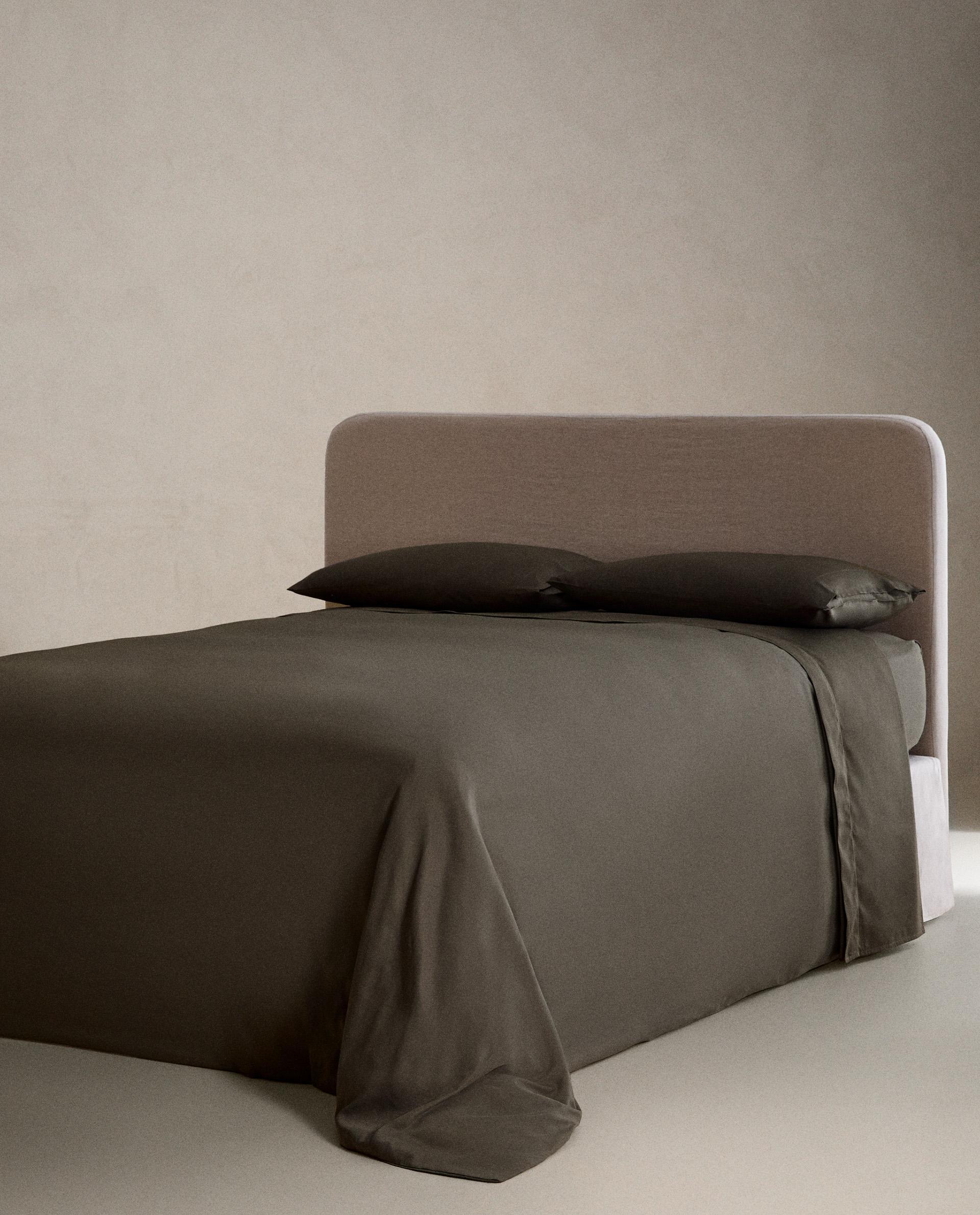 クッションカバー ポンポン付き | Zara Home 日本/Japan