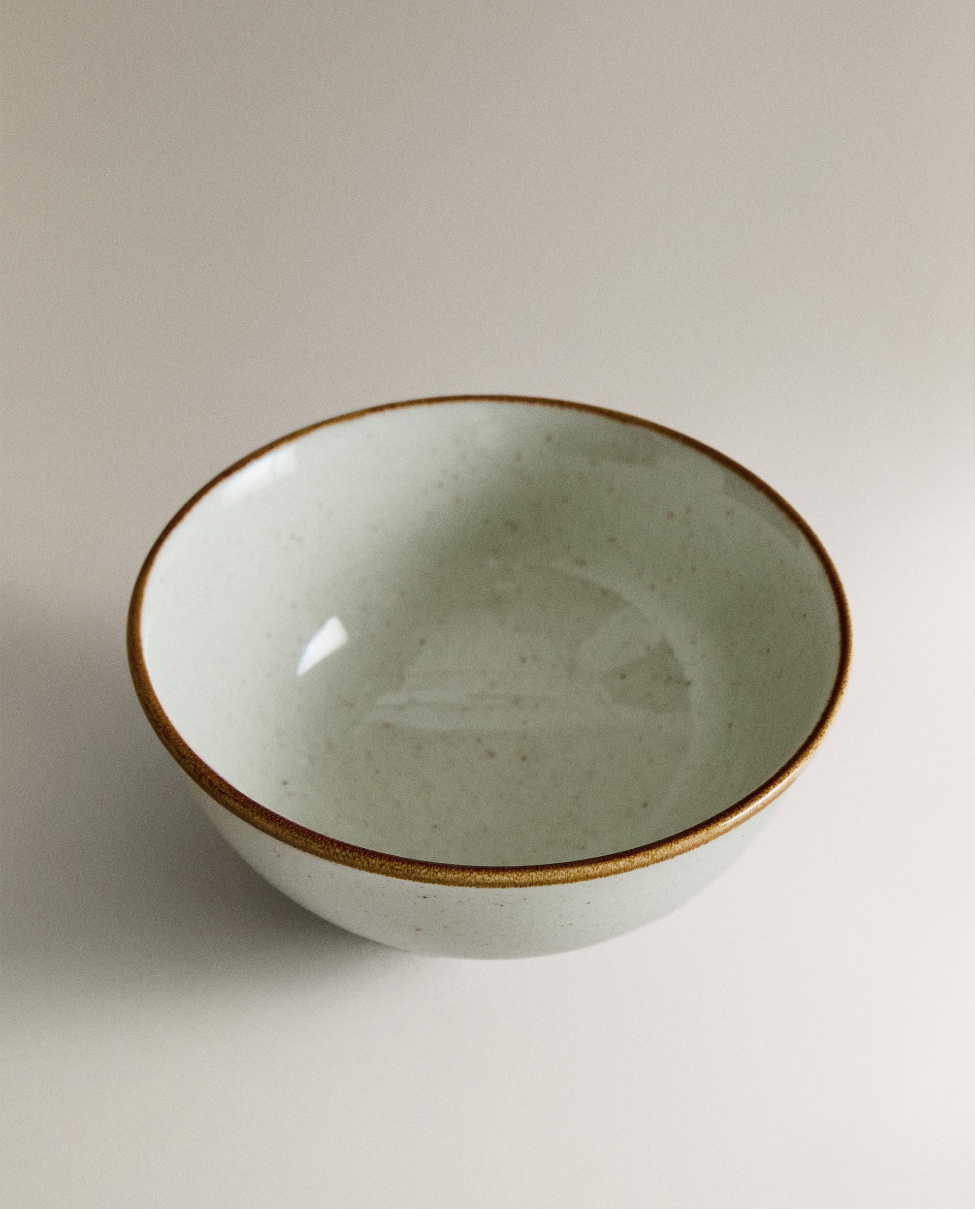 PORCELAIN MINI BOWL WITH ANTIQUE FINISH RIM