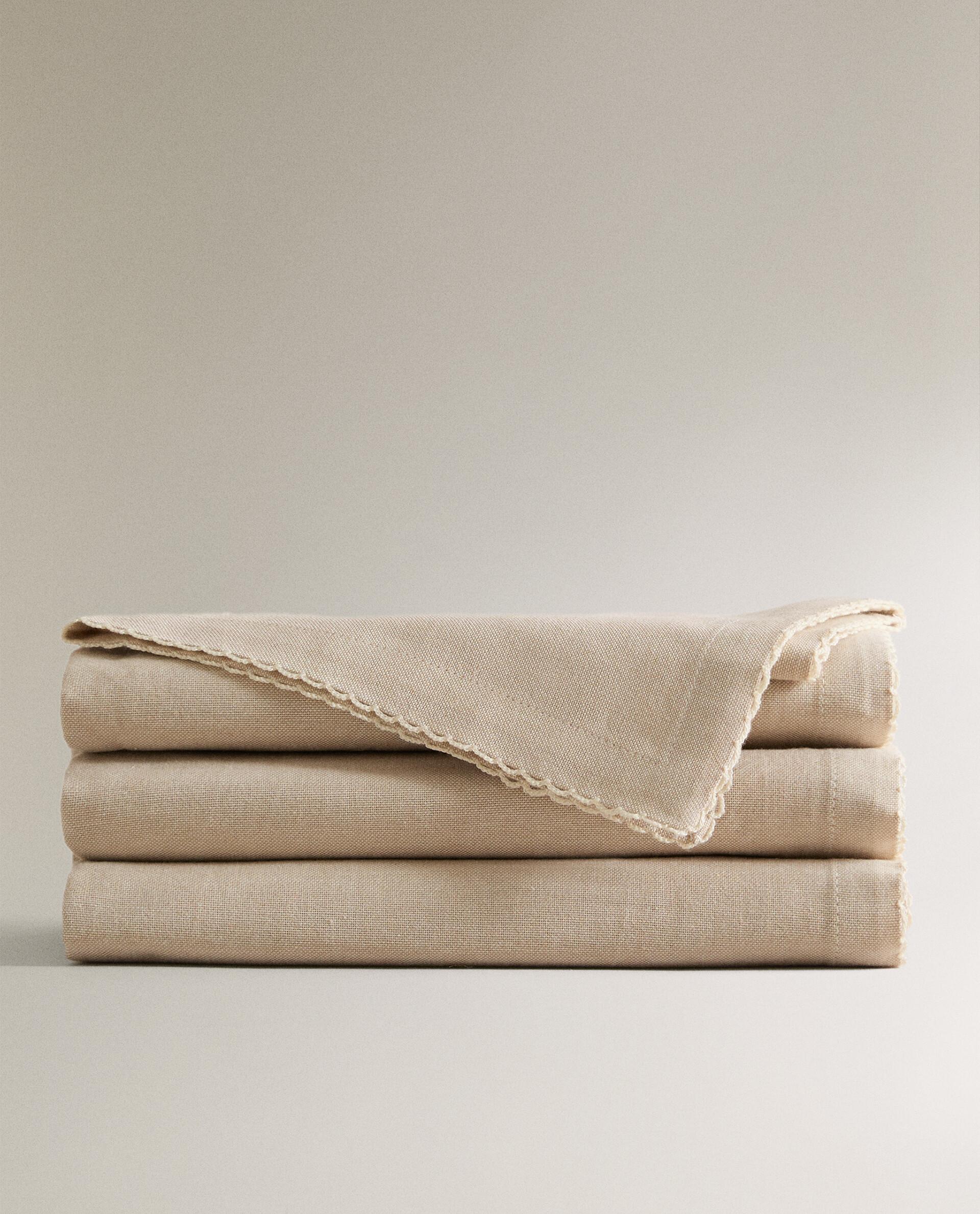 PLAIN SCALLOPED TABLECLOTH product thumbnail 15